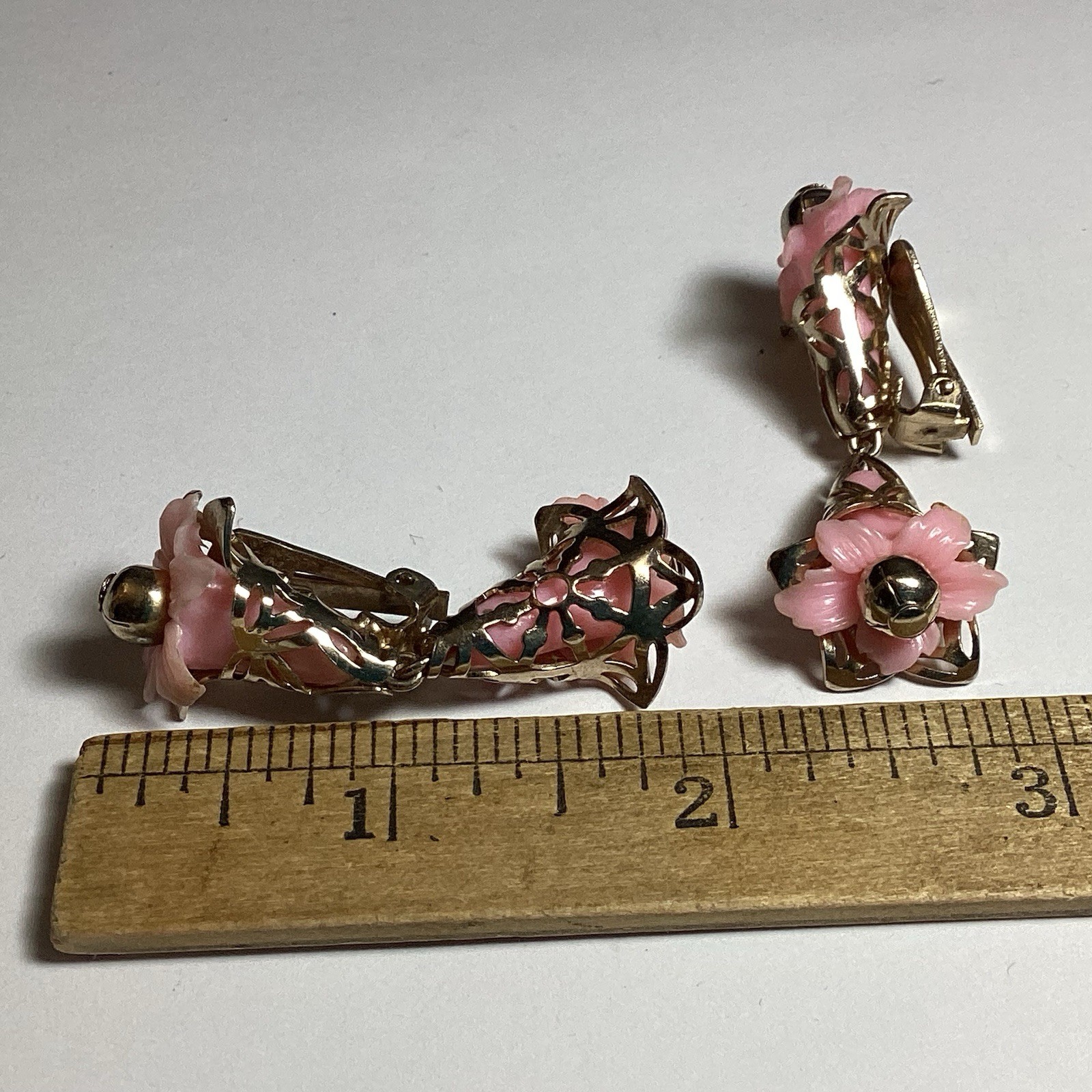 PRETTY RETRO DROP DANGLE CLIP-ON EARRINGS PINK TRUMPET FLOWERS GOLDTONE