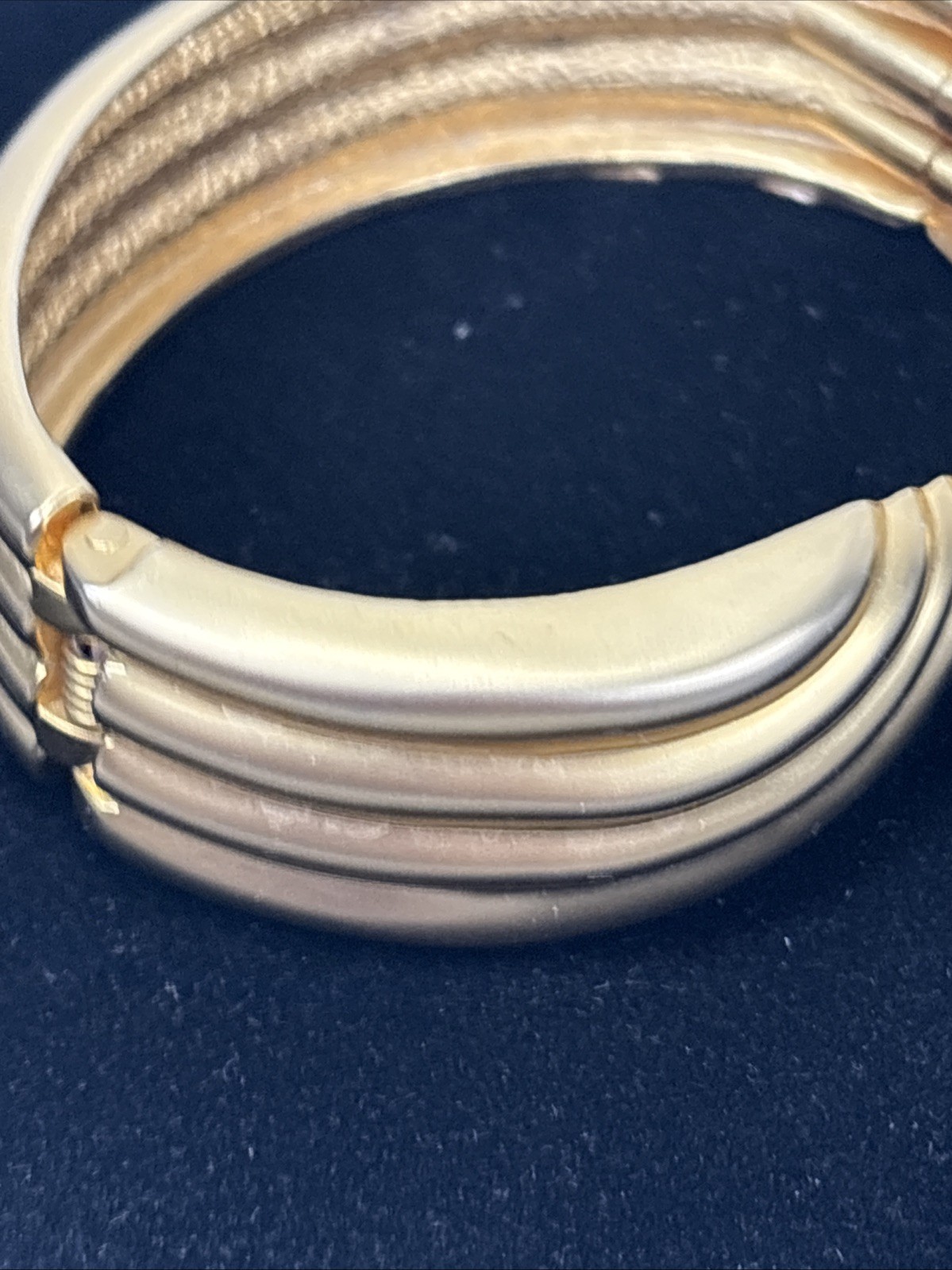 1980s Gold Tone Bangle Bracelet Ribbed Twist Spring Hinge Open Close