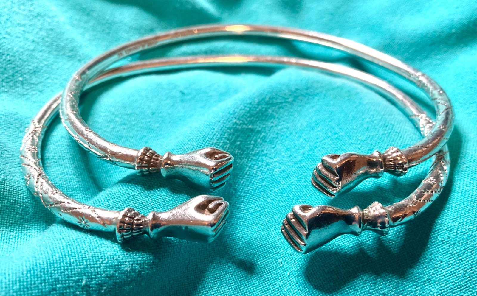 Vtg PAIR FIST 53g Sterling Silver AC Jamaica West Indian Caribbean Bangles