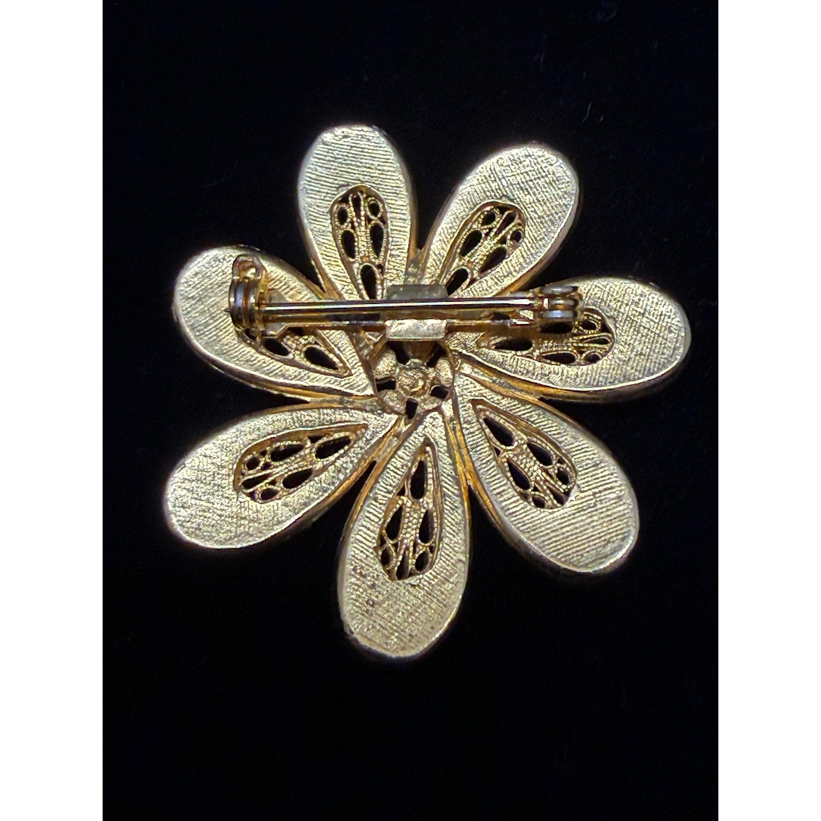 Vintage Gold Tone Peach Enamel Flower Brooch Orange Center Filigree Daisy Pin