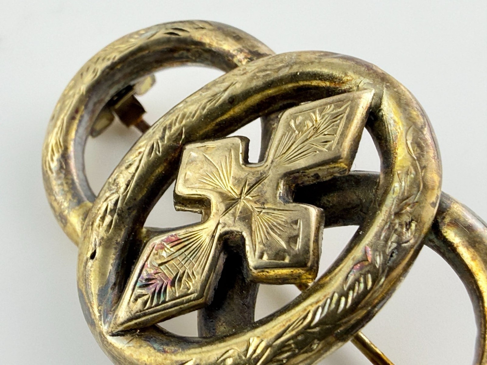 Antique Victorian Era Unmarked Gold Fill Pin Brooch 4.5g 1.5 Inch Width AS IS