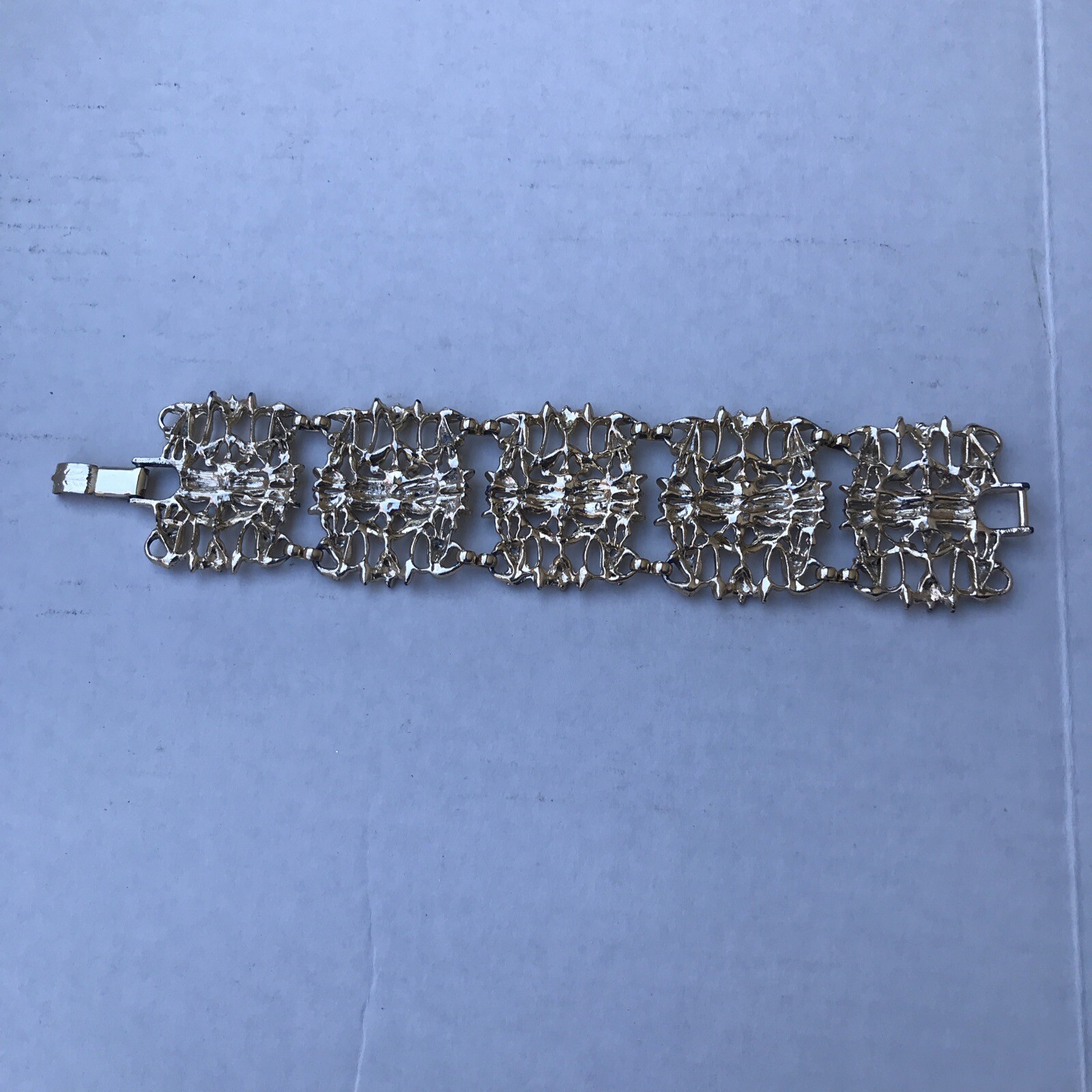Wide Bracelet Gold tone chunky flat filigree 5 link leaf VTG Unsigned 7-7 1/4”
