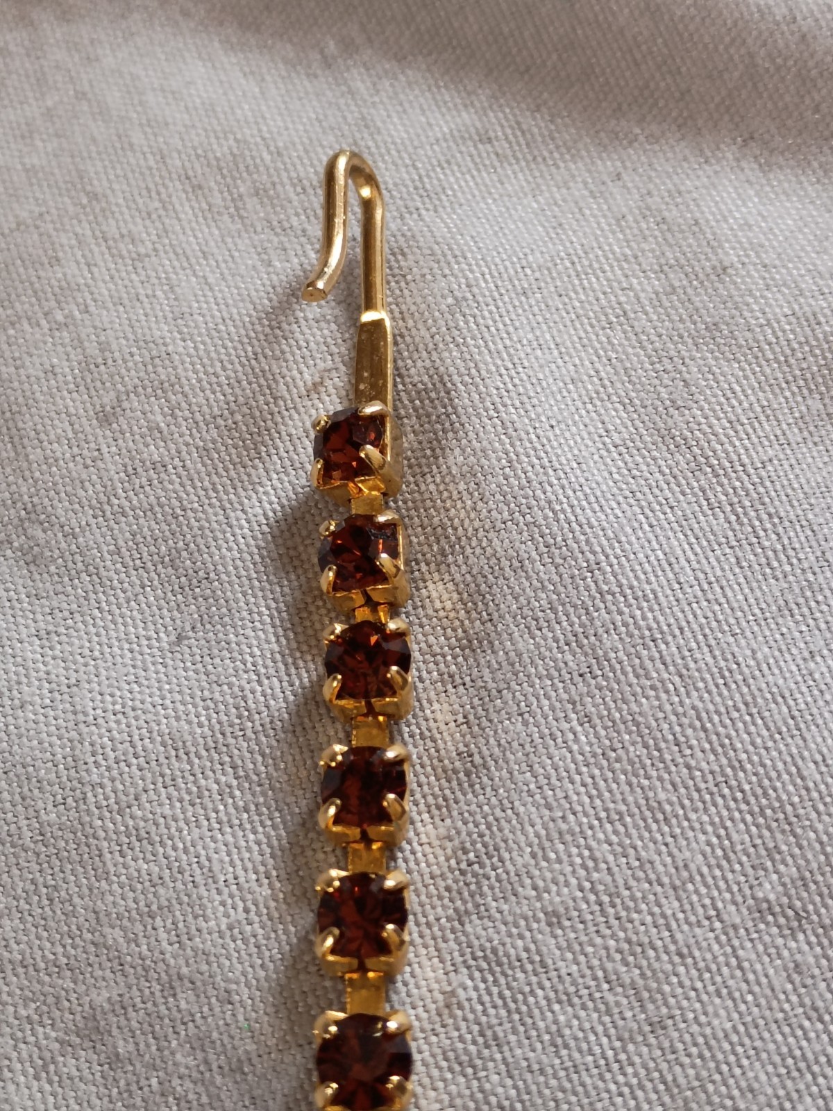 Vintage 14″ Root Beer Color Rhinestone Choker Necklace.