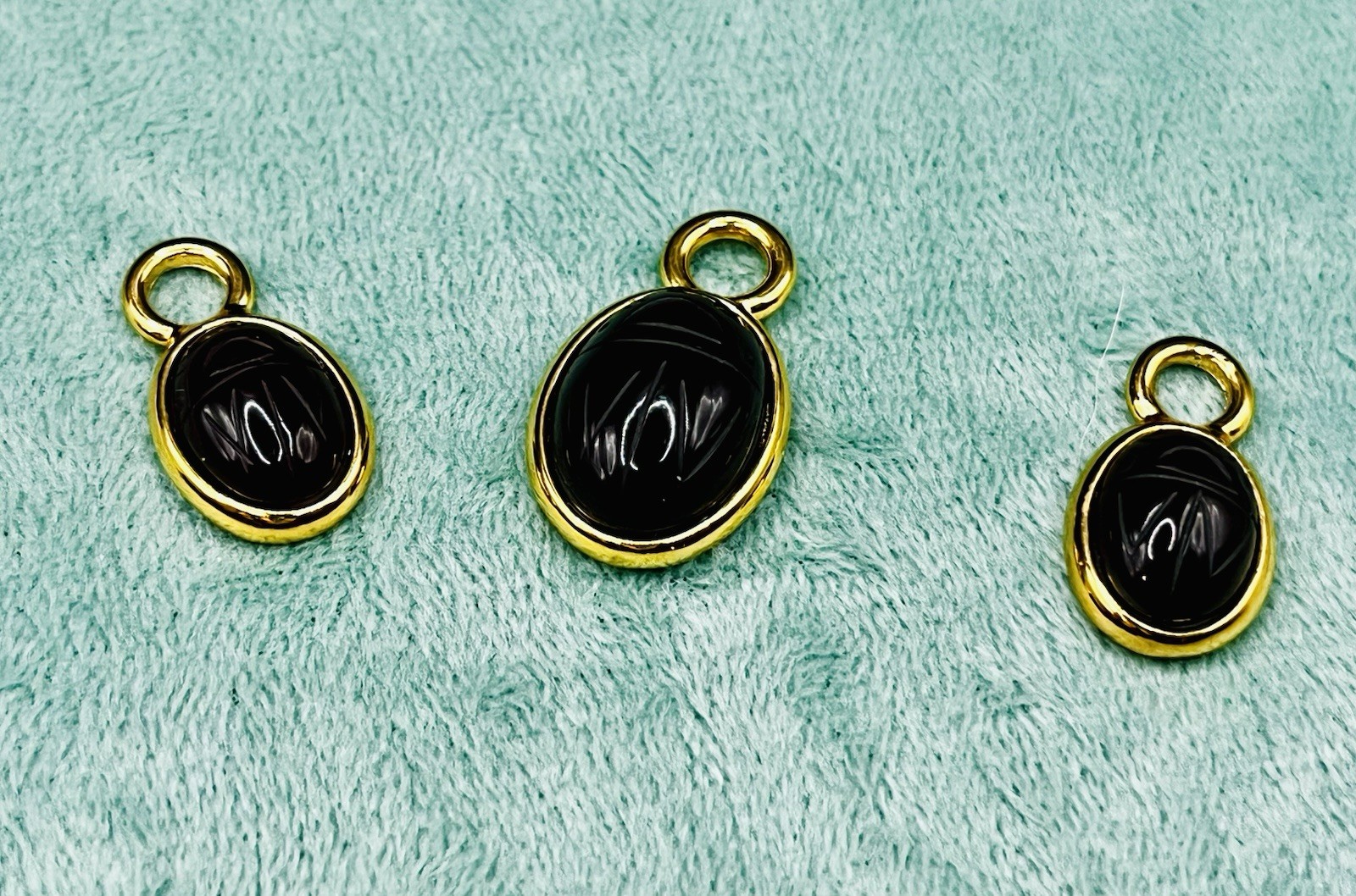 Egyptian style Carved scarab & Gold Tone Shell Interchangeable Necklace Set 12pc