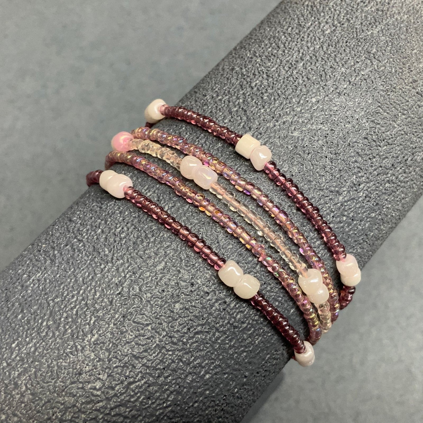 Beaded Stretch Bracelets Lot Of Five 7 In Iridescent Seed Bead Purple Pink White