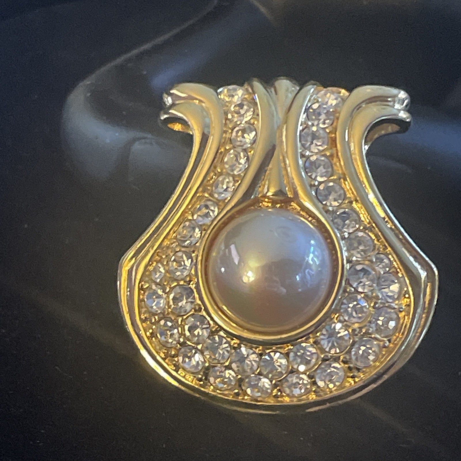 Nolan Miller Glamour Collection Rhinestone & Pearl Large Pendant Only T25
