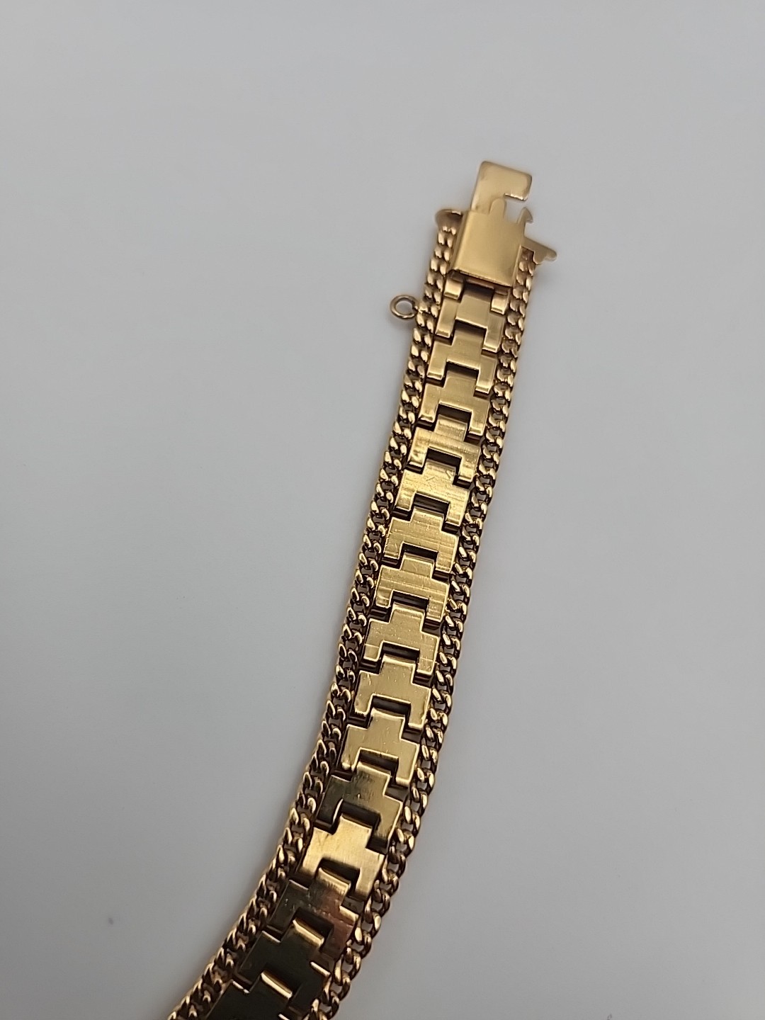 Vintage Brushed Gold Tone Articulated Link 7.25″ Bracelet With Safety Chain Gift