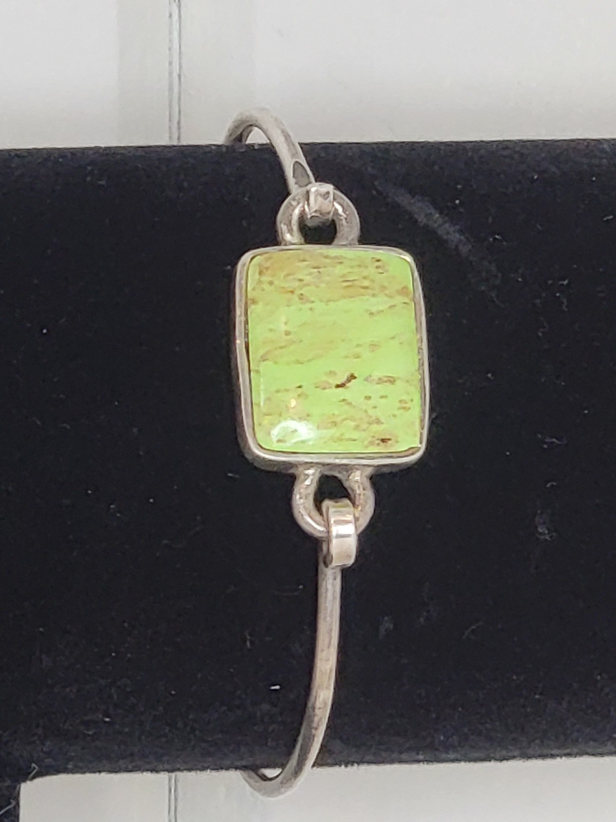 Vintage Womens Silver Hindged Bracelet With Green Stone Stamped 925
