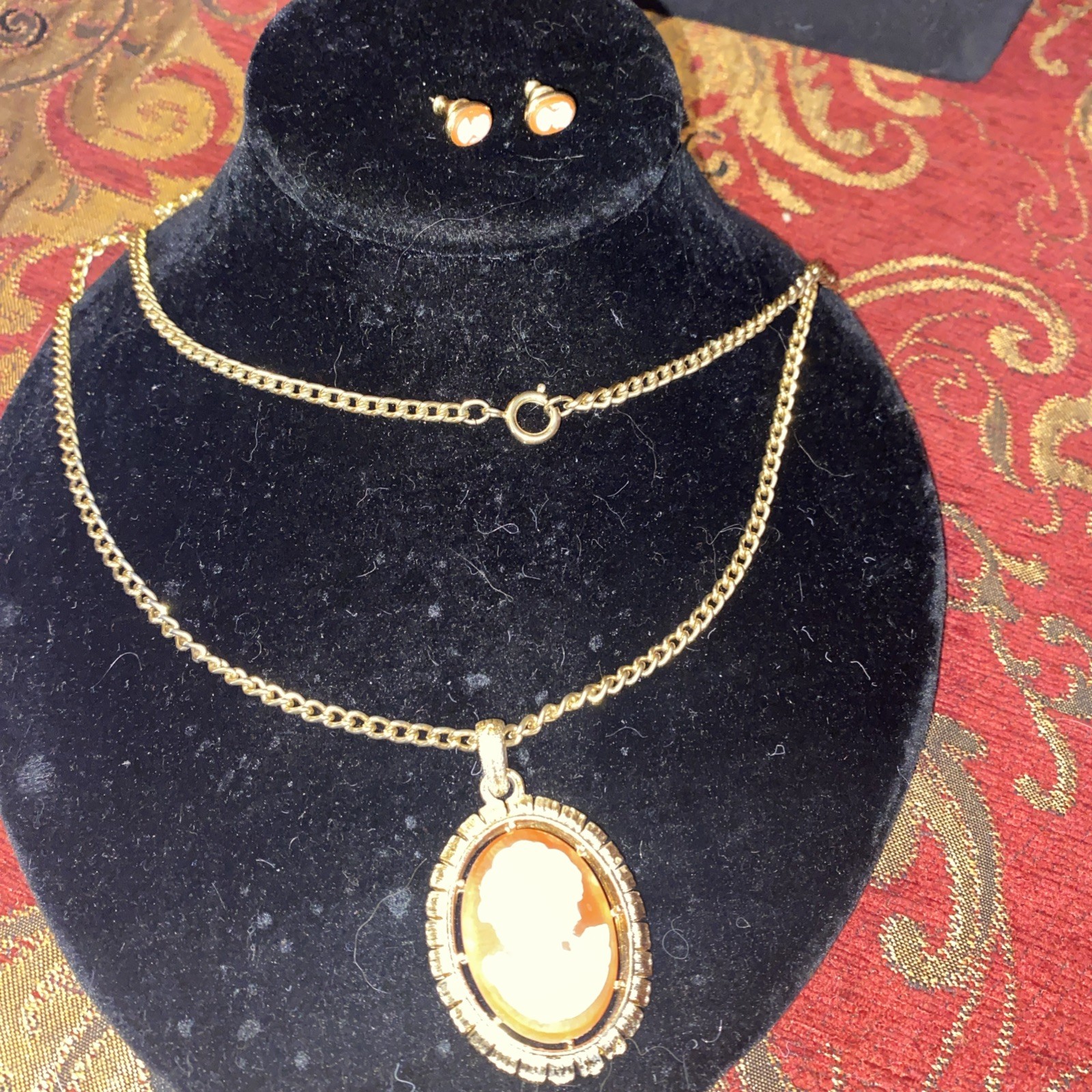 Vintage Orange-Cream Cameo fleur-de-lis Pendant Gold Tone Necklace, And Earrings