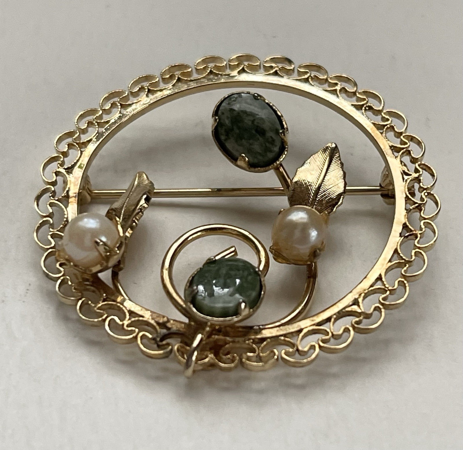 Vintage Signed AC 12K GF Pearl and Jade Cabochon Filigree Brooch Pin