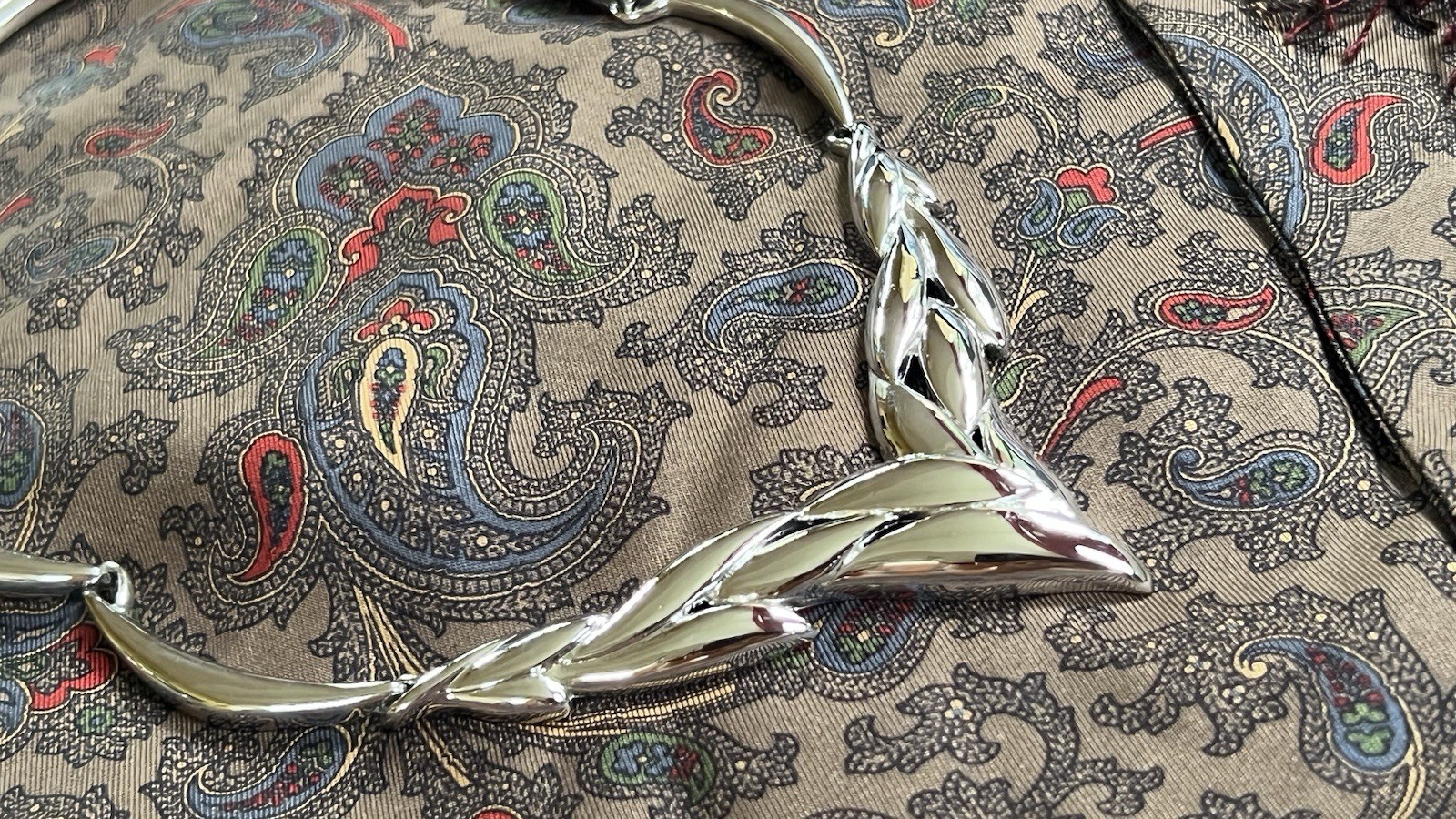 Vintage Modernist Leaf V 15” Necklace Silver Tone 44g Artisan Minimalist Jewelry