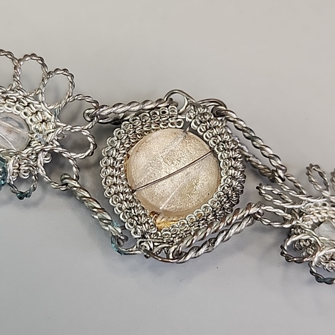 Vintage Mexican Wire Wrapped Bracelet Silver Plated Cannetille Blue Glass 6.5″