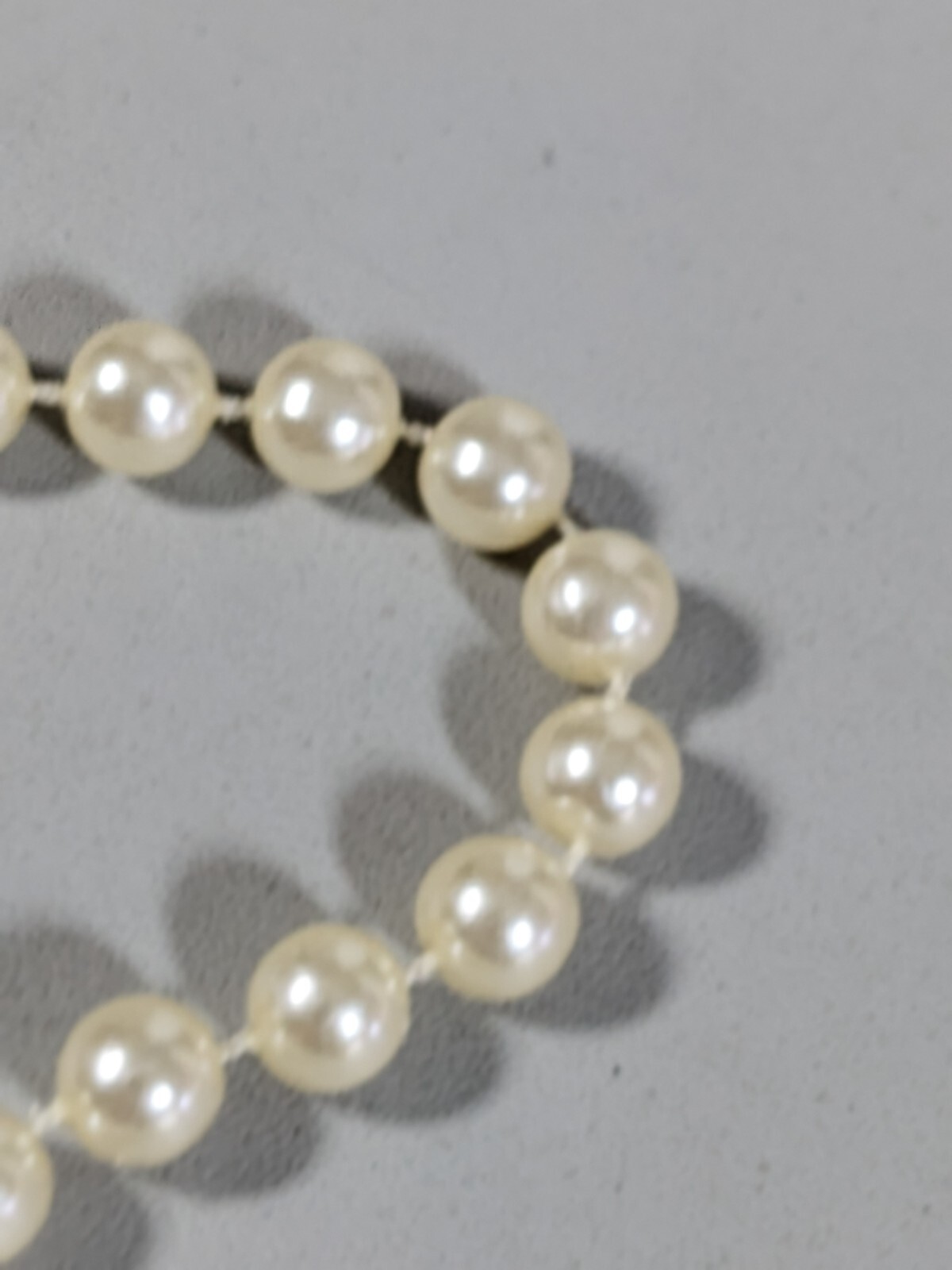 Vintage Ivory Color Faux Pearl Acrylic 8mm Beaded Necklace 17.5 in