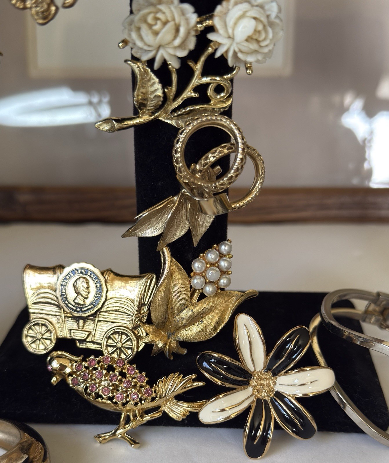 Vintage 30 Pc Costume Jewelry Lot Earrings Bracelet Brooches Rhinestone