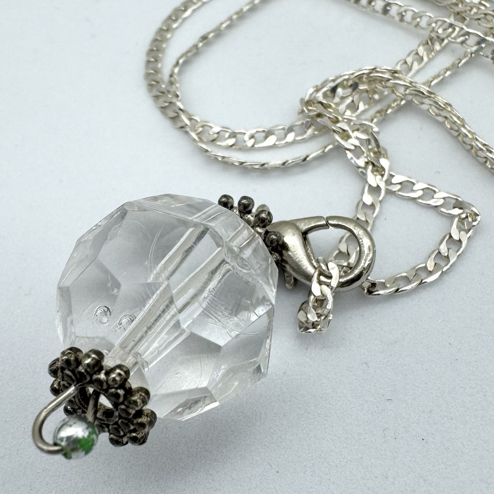 VTG Crystal Acrylic Lucite Plastic Faceted Large Pendant Necklace 29.5” Chain