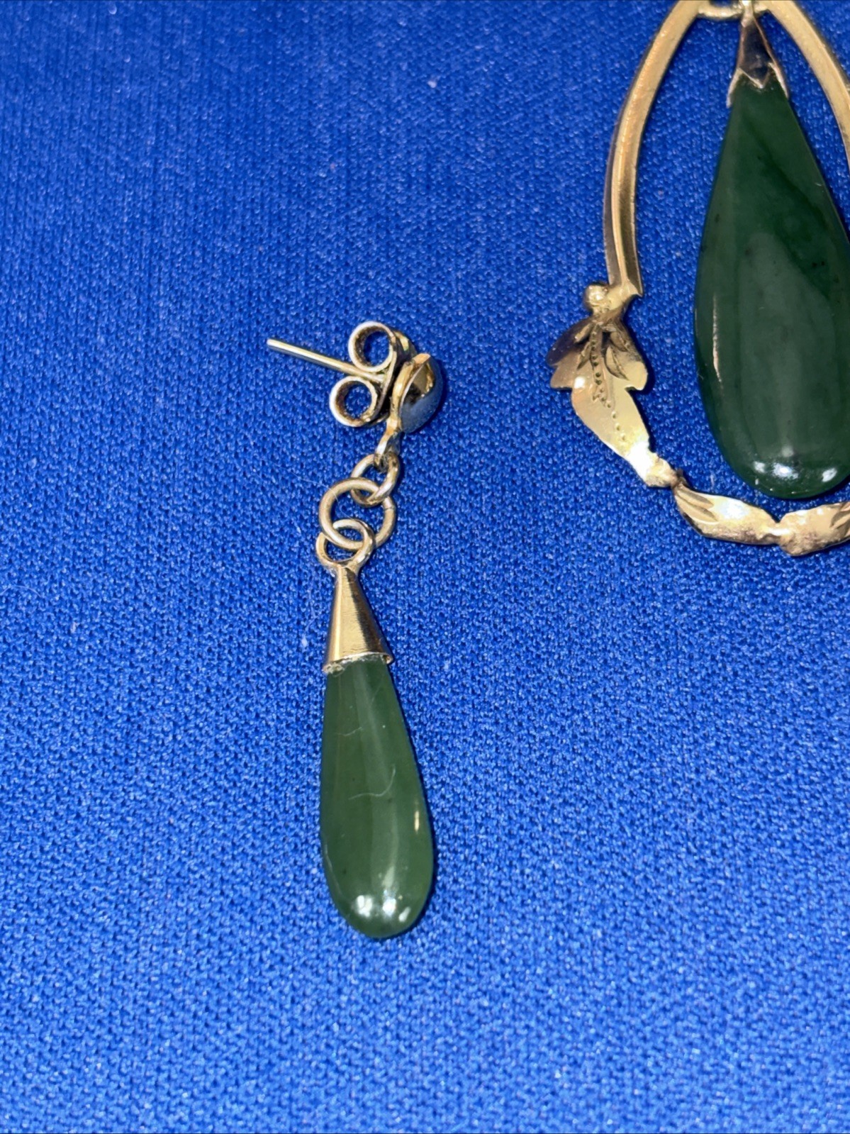 Vintage Tear Drop Jade Green Gold Tone Pendant & Earrings