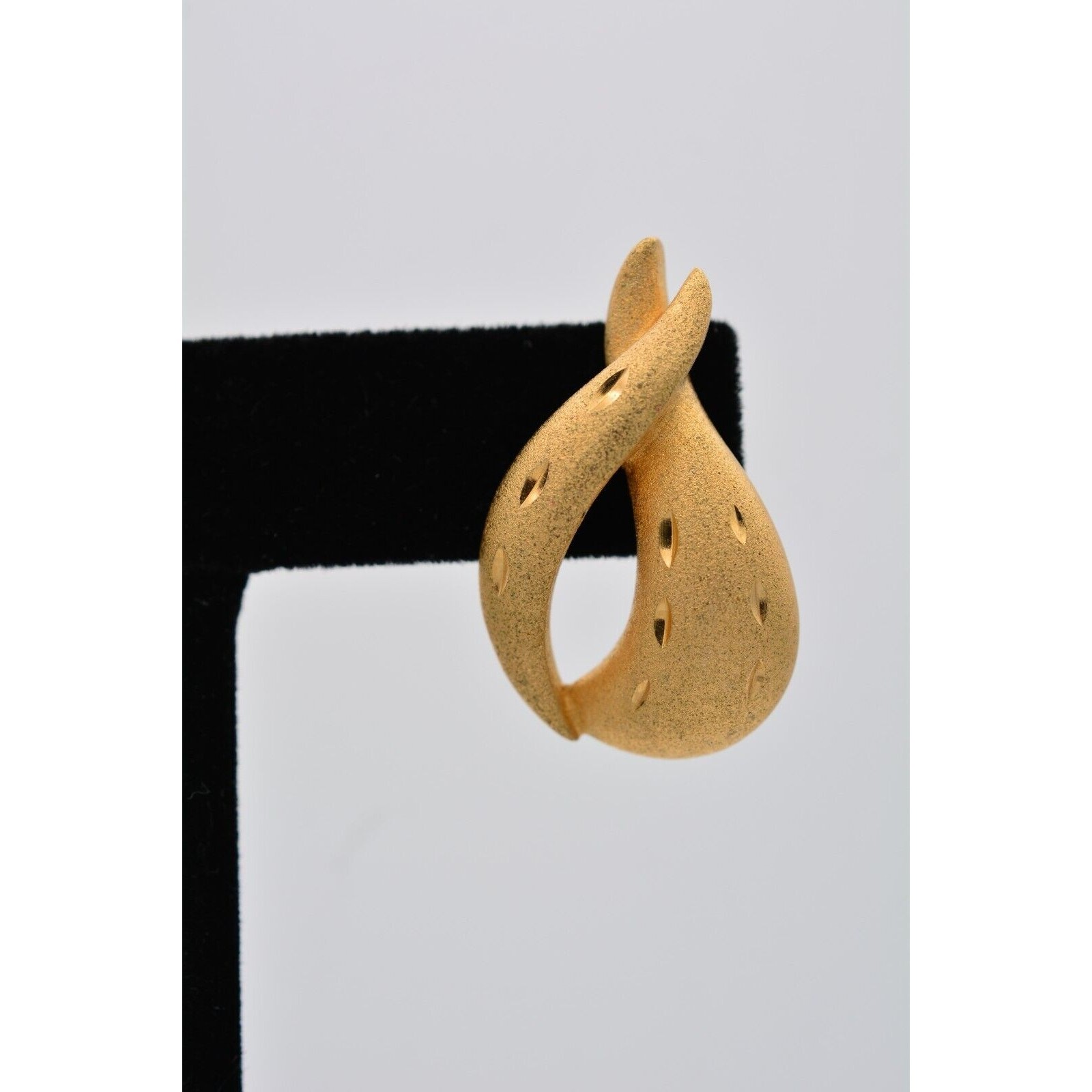 Vintage Dangle Pierced Earrings Drop Brushed Gold Matte Metallic Retro 80s BinAV