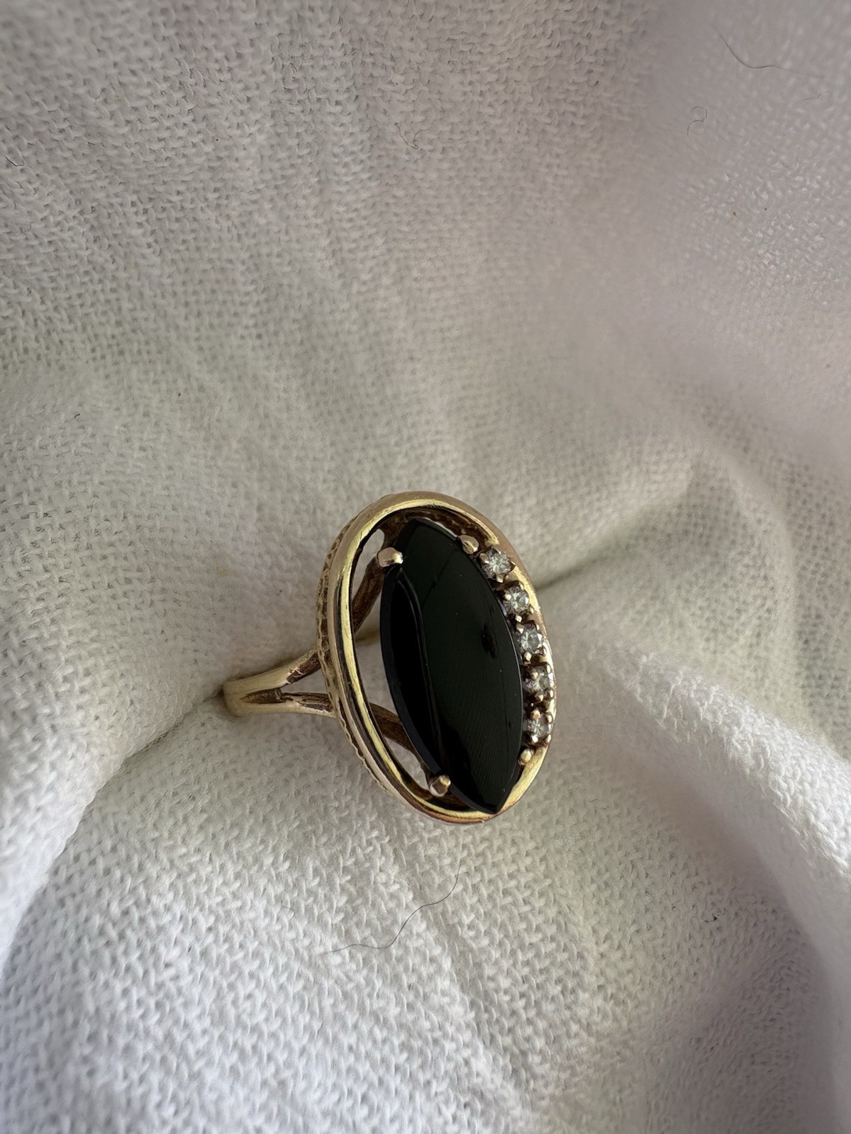 Vintage 10K Yellow Gold Black Onyx Natural Diamond Ring, Size 6