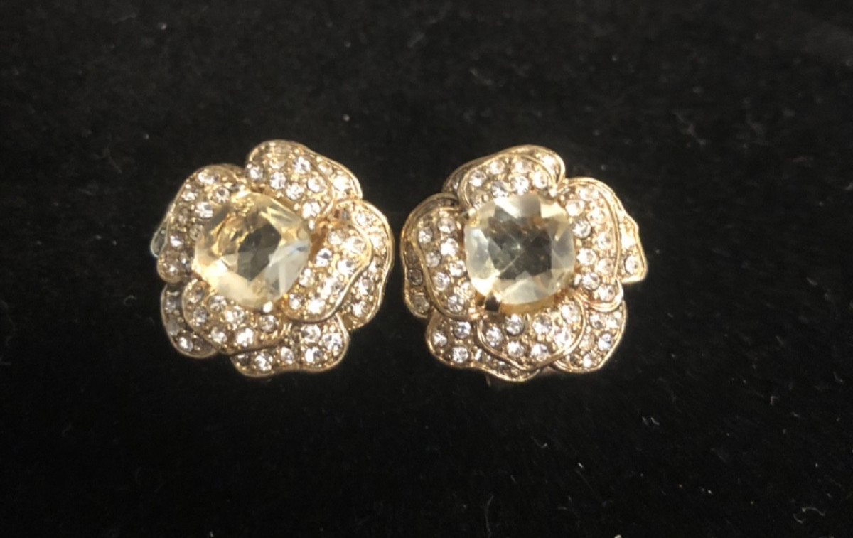 vtg Stella and Dot Belle Fleur pave’ crystal petal gold plated earrings