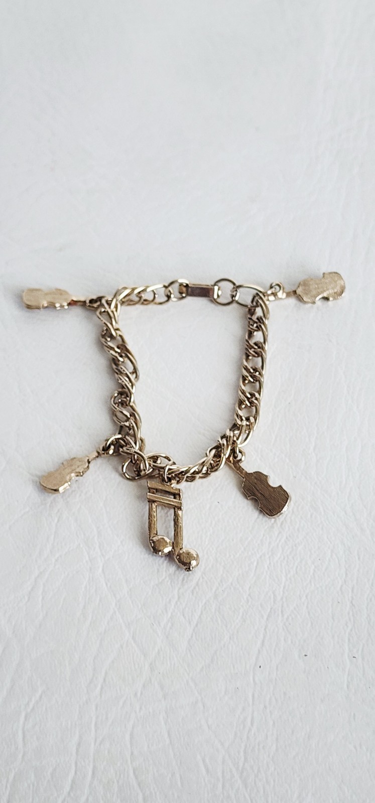 Vintage Musical Violin Instruments Charm Bracelet Gold Tone Rhinestone Notes 7″