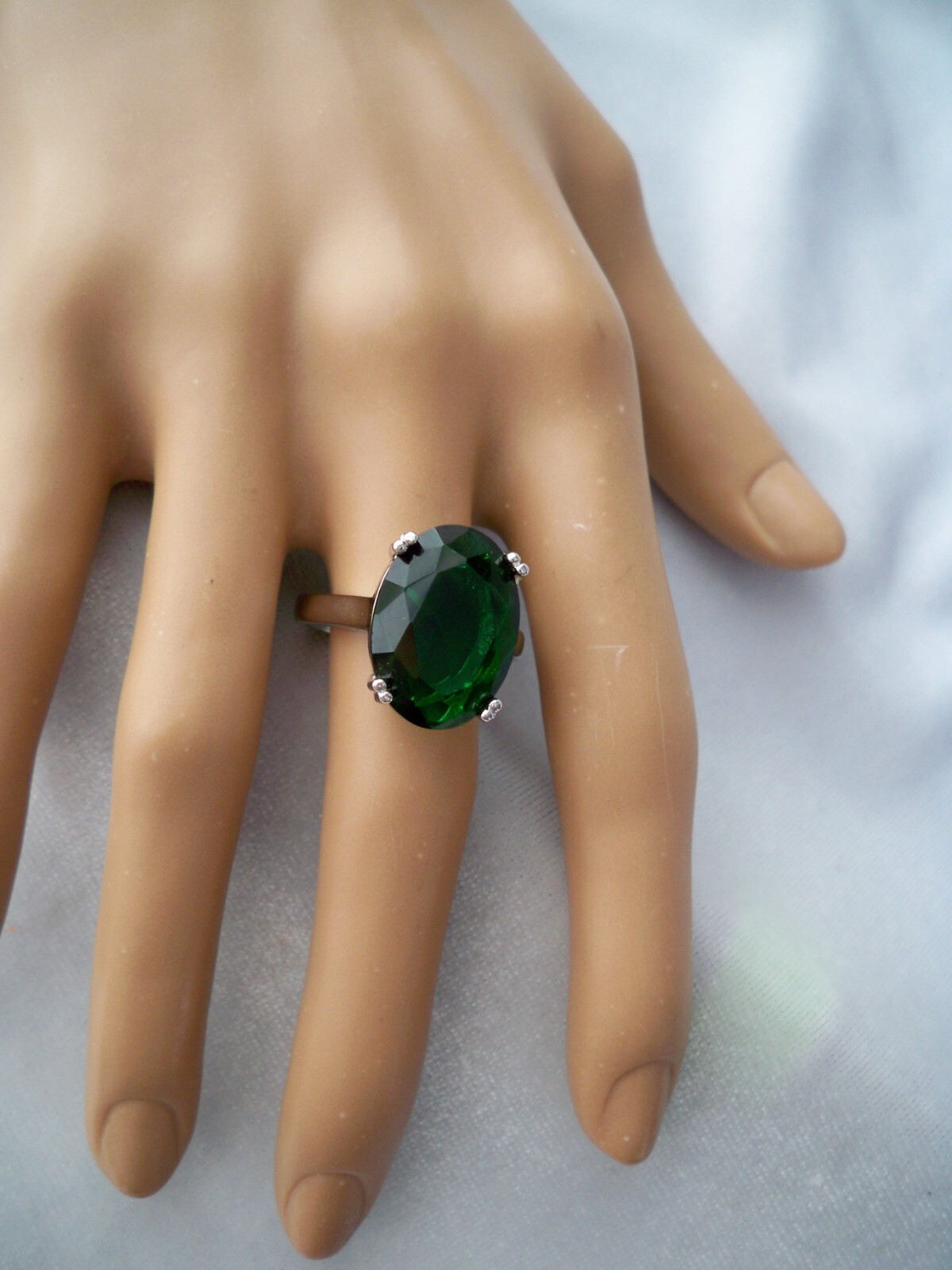 925 Sterling Silver 15ct Emerald Green Oval Cubic Zirconia Ring Size 10