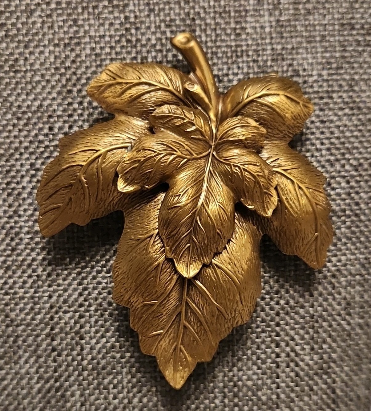 6pc Leaf Brooch & Pin Mixed Lot Gold Tone Metal Enamel White Blue Green