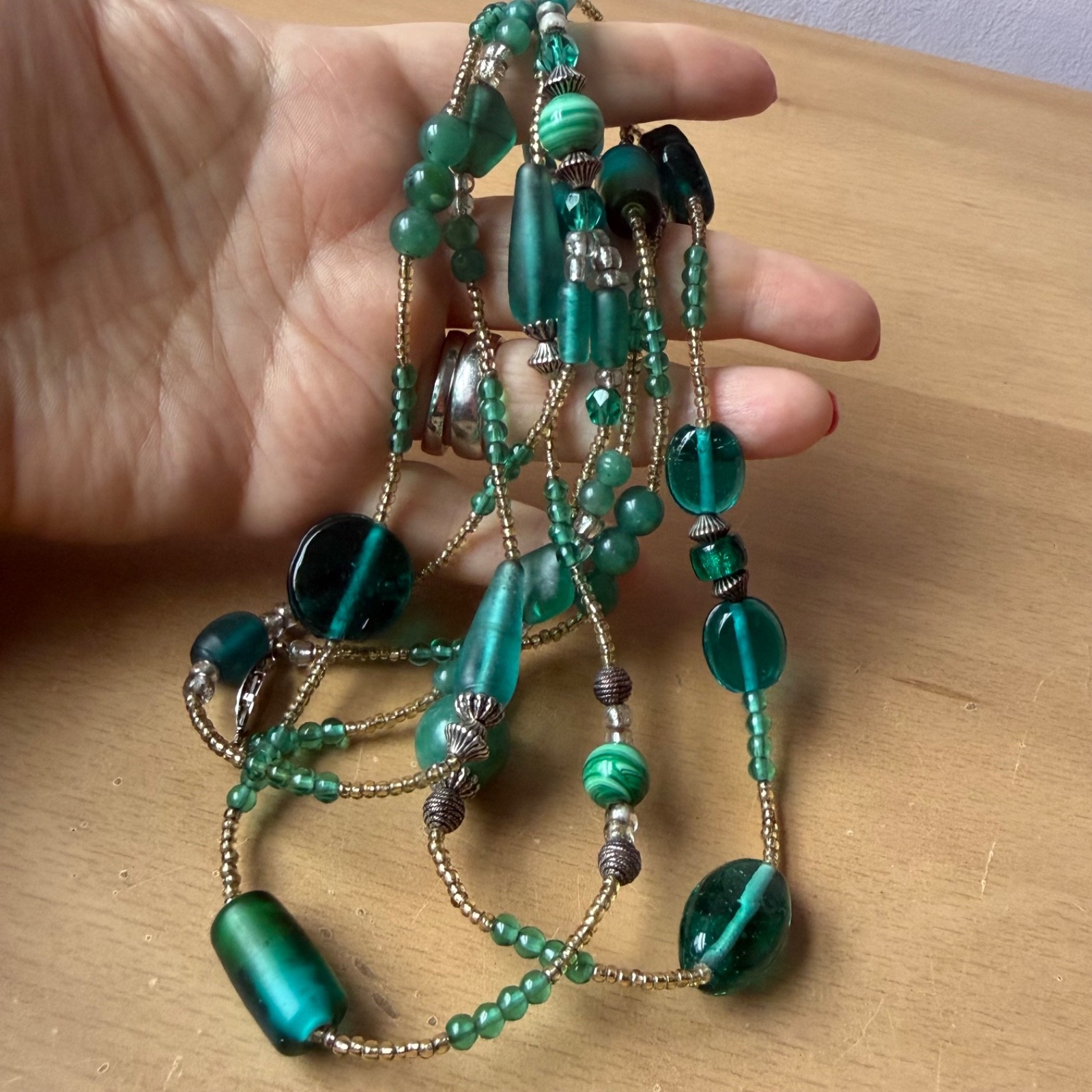 VINTAGE VIVID EMERALD GREEN COLOR MULTISHAPE GLASS BEADS LONG STATEMENT NECKLACE