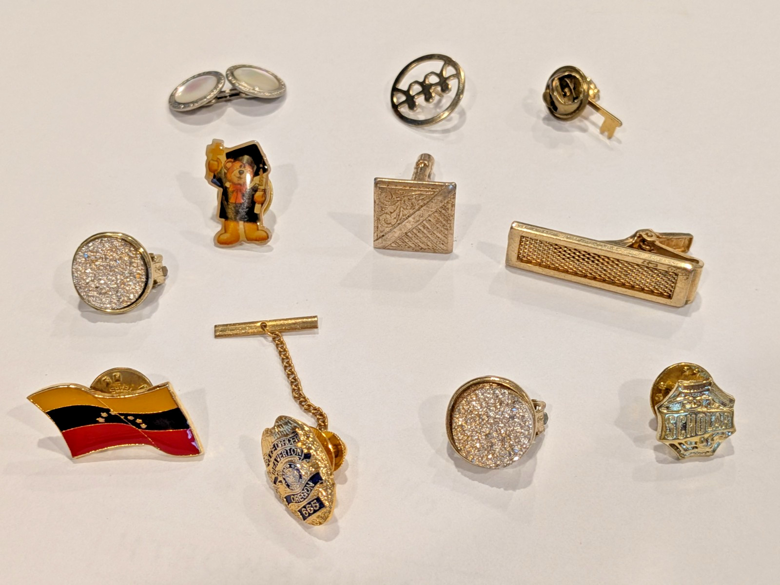 Vintage Pins & Accessories Lot (11 Pieces)