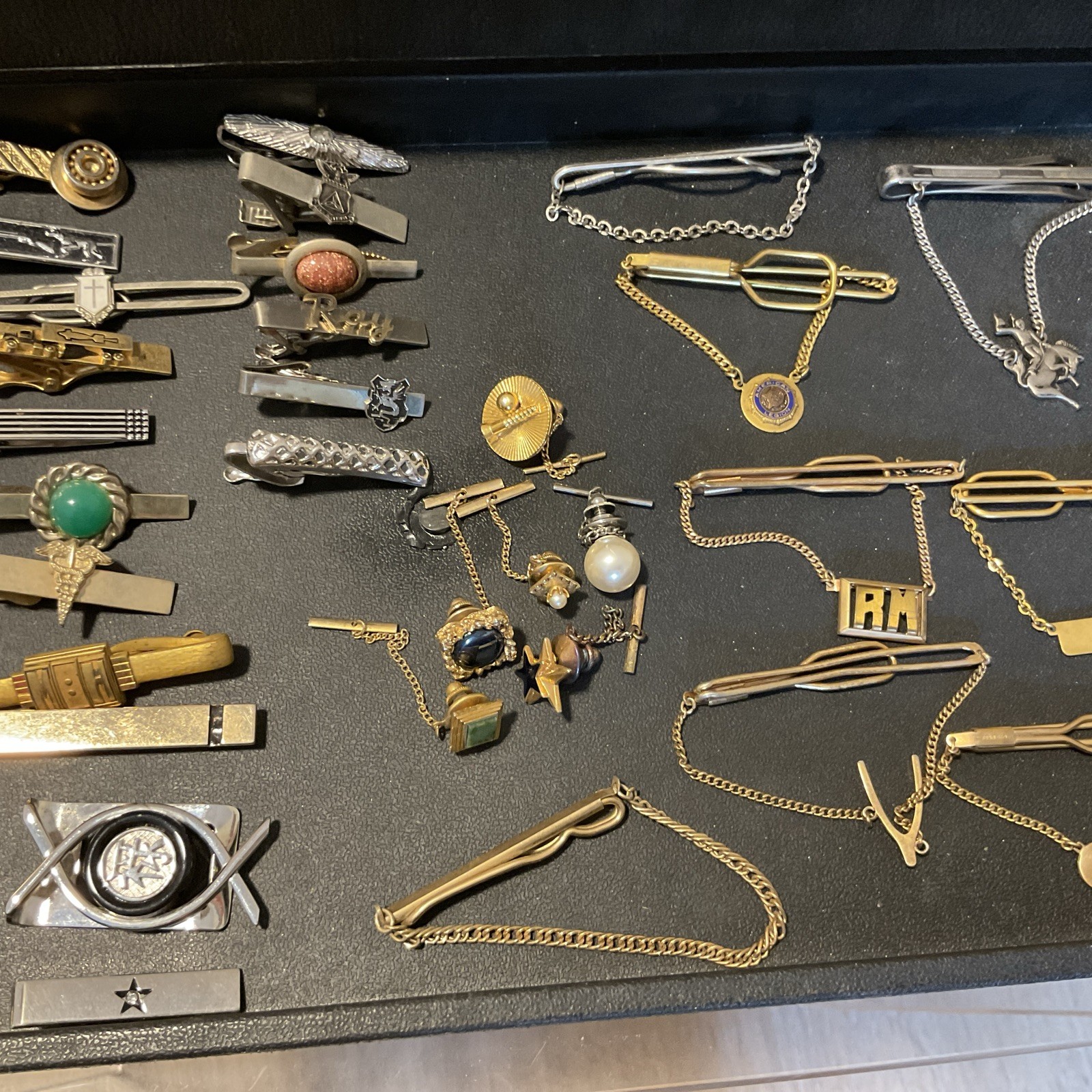 VINTAGE 87 PC MEN’S JEWELRY LOT CUFFLINKS TIE BARS CHAINS, TACS & SETS FREE SHIP