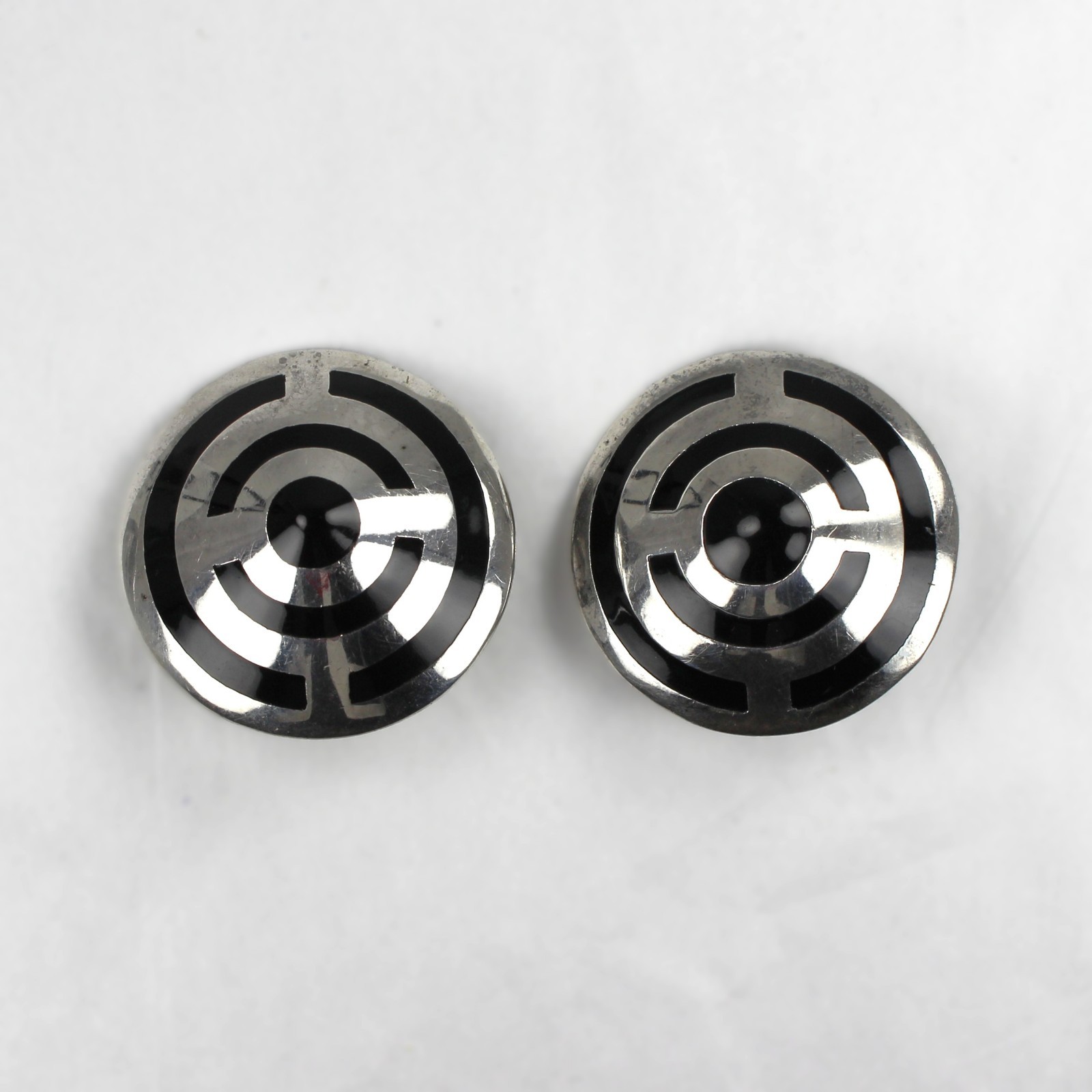 Vintage MCM Taxco Sterling Onyx Earrings Domed Cone Clip-on TC-243 1.5″ 21.4g