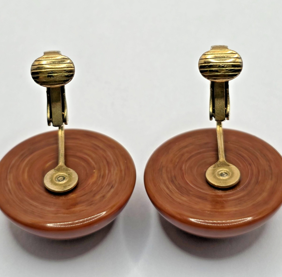 Vintage Crown Trifari Lucite Brown Wood Grain and Gold Tone Clip Earrings
