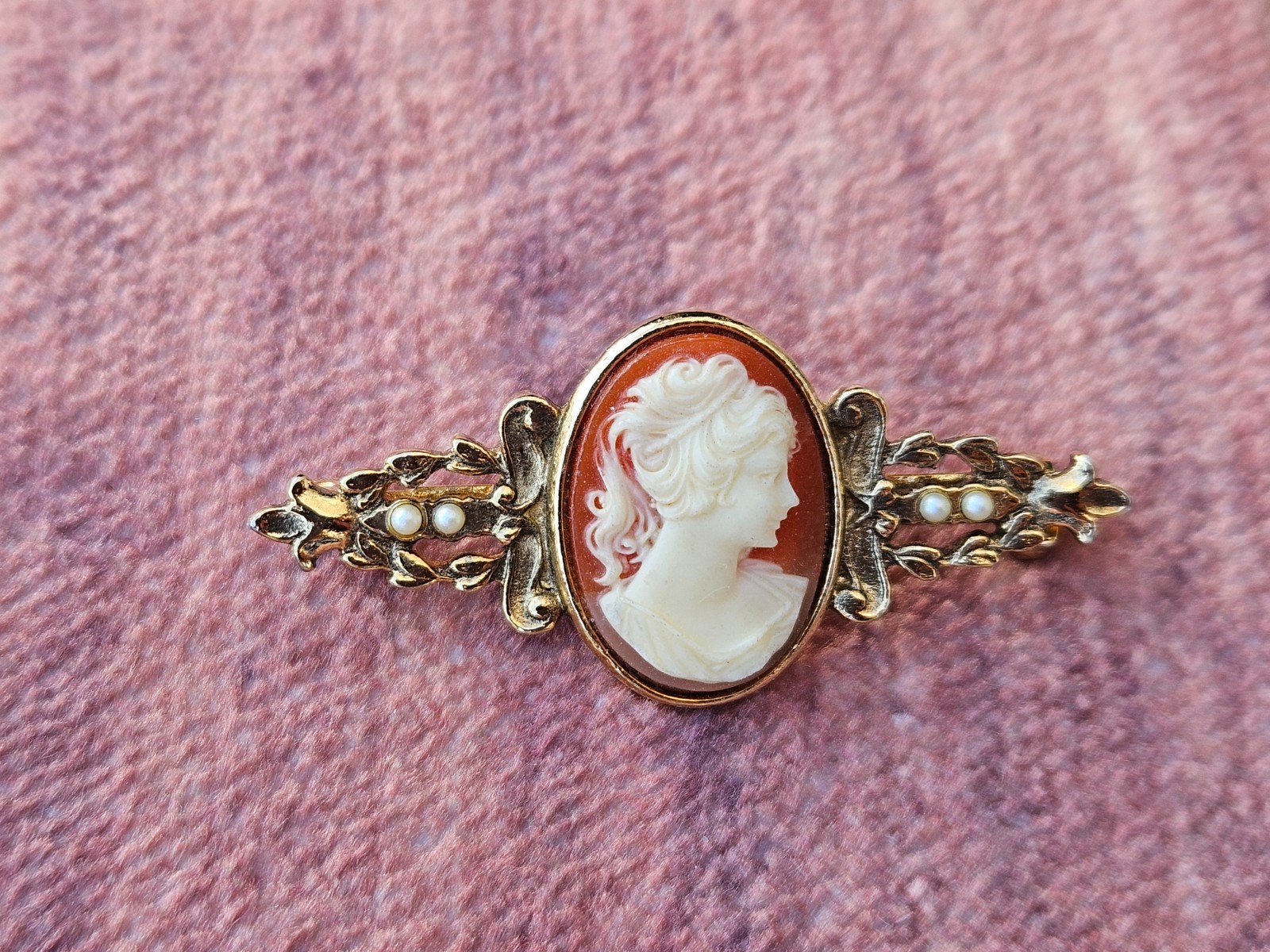 Vintage Art Deco Cameo Brooch Portrait Pin