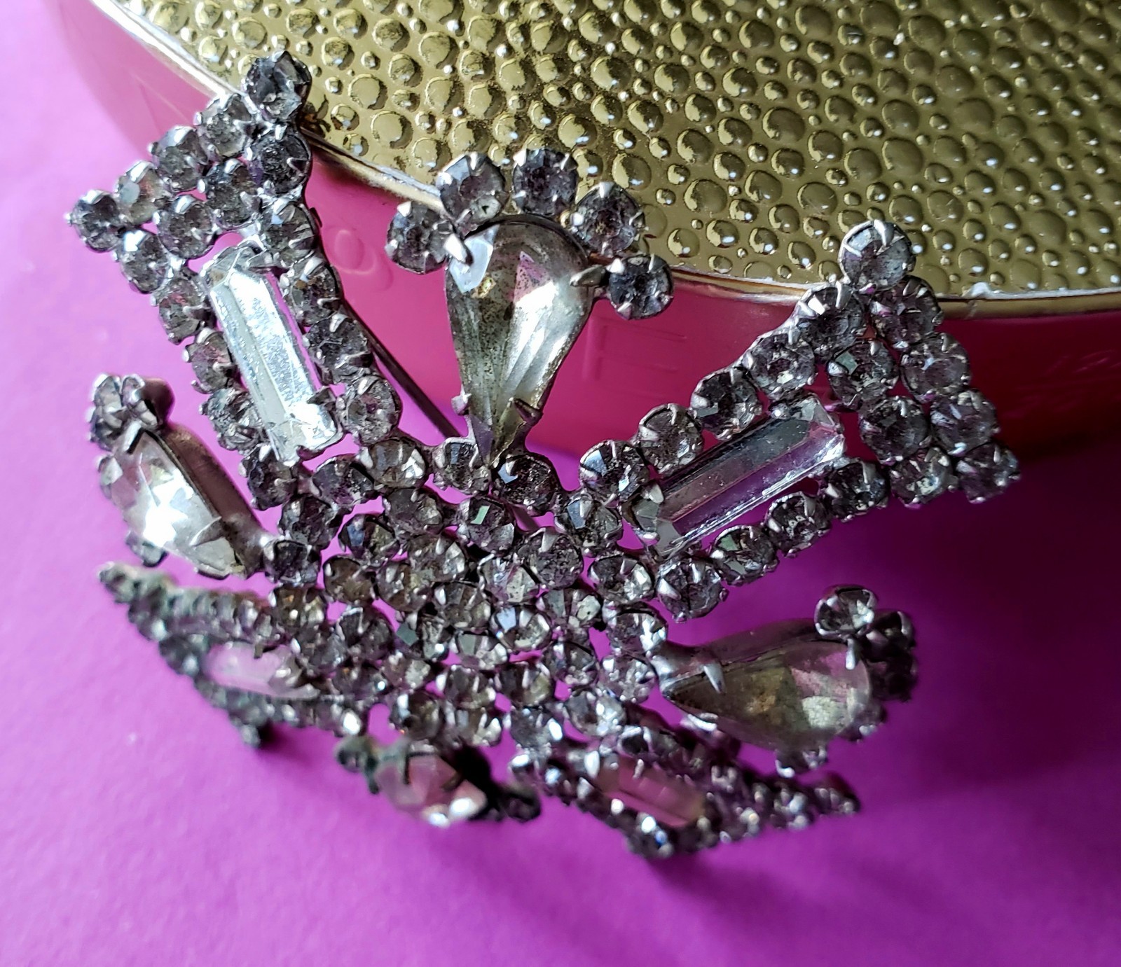 VTG GARNE New York Maltese Cross Prong Set Clear Rhinestone 2.5″ Pot Metal FAB**