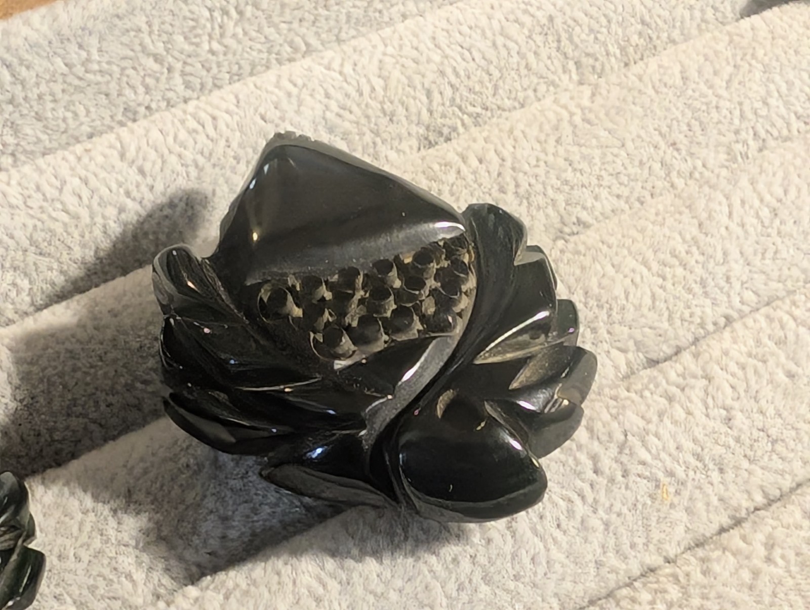 Lot Of 3 vintage bakelite carved pierced large pin & clip set. Acorns Dark Green