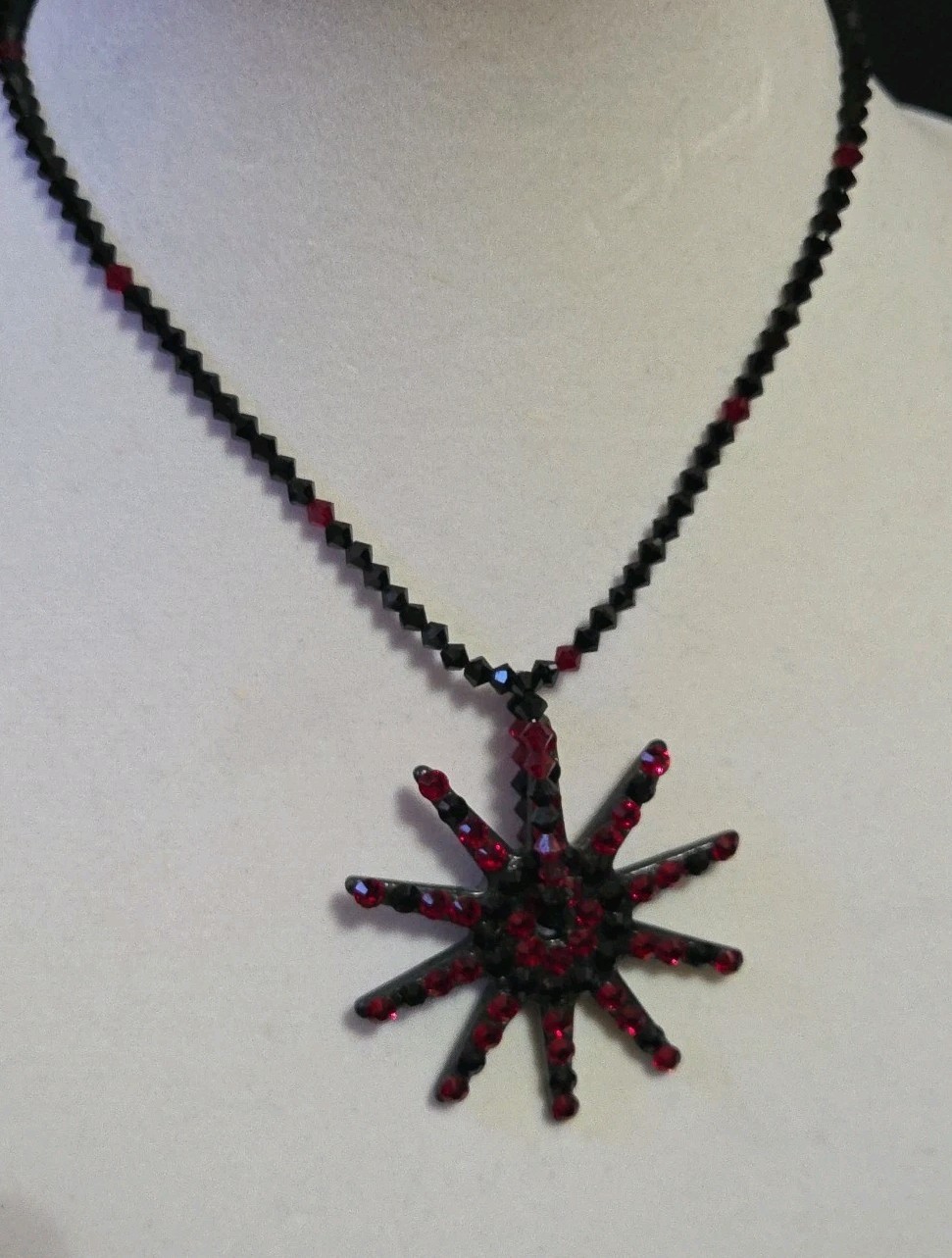 Red Black Rhinestone Star Burst Flower Pendant Glass Bead Chain 16″ Goth Punk