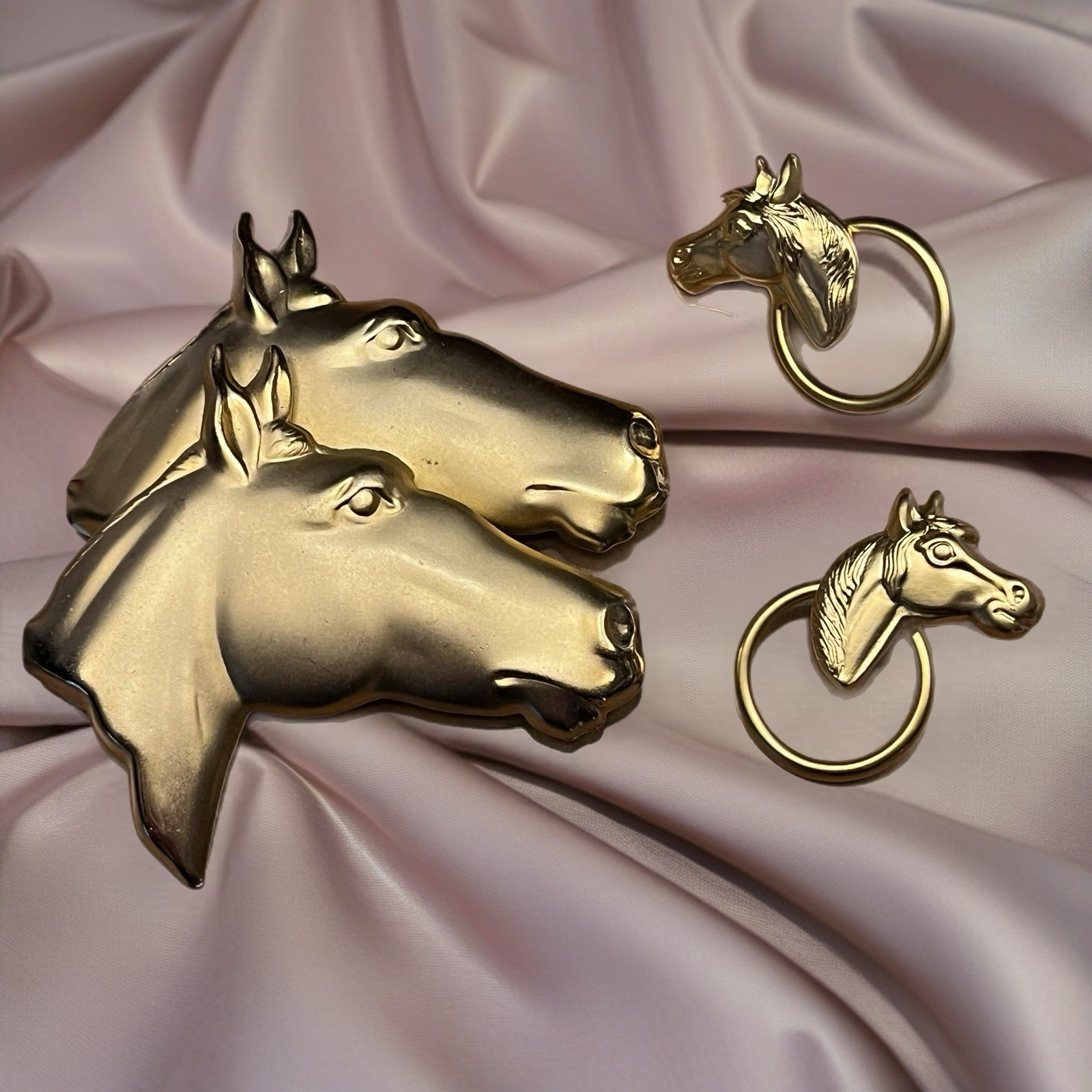 Vtg Gold Tone Twin Horse Head Brooch & Matching 1” Post Earrings Set – 2.25”