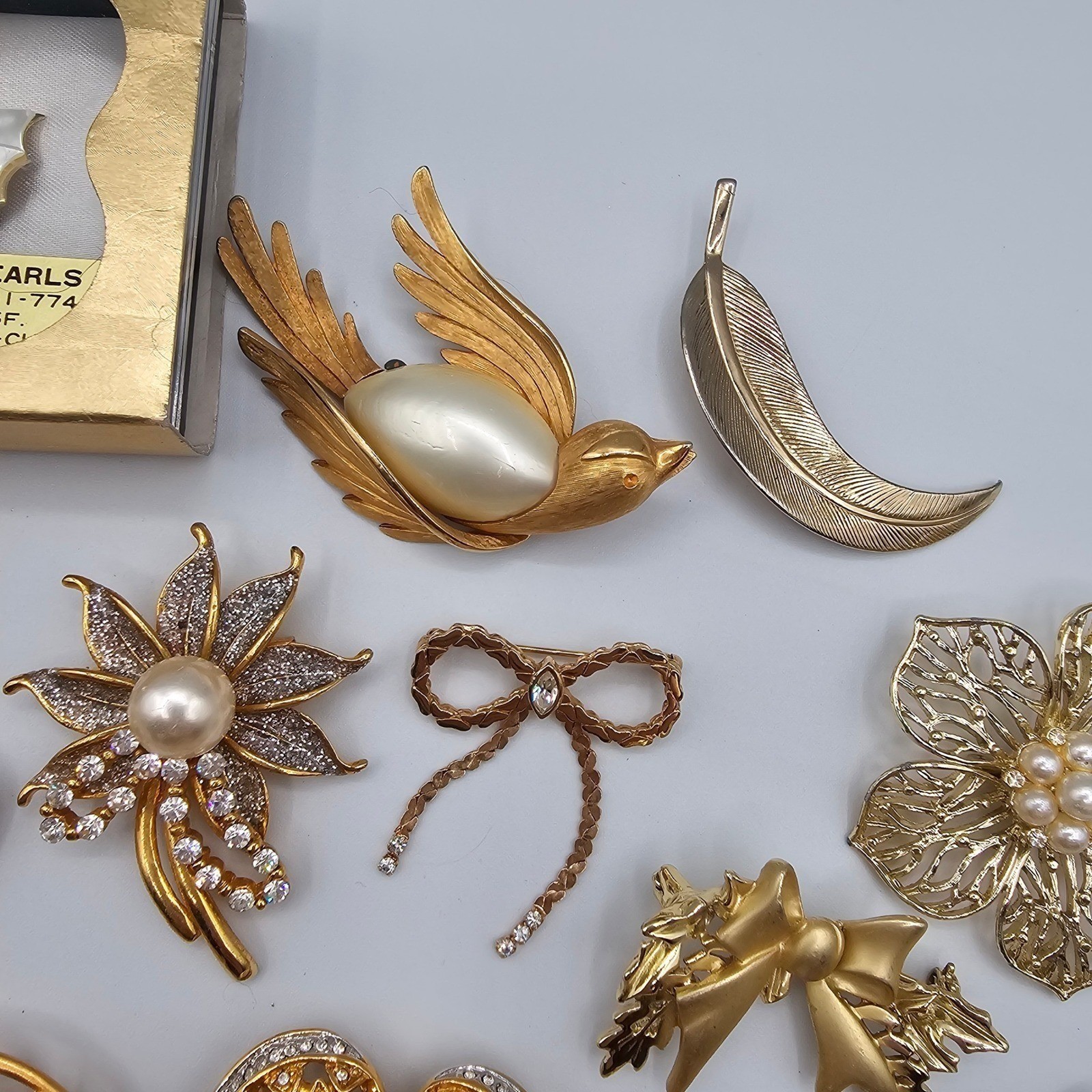 Vtg Gold Tone Brooch Lot Rhinestone Butterfly Floral Some Signed Avon Monet 20pc