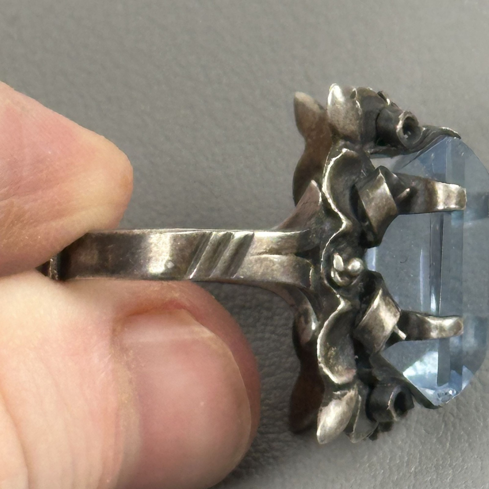 1940-70s Taxco Mexico Floral Sterling Silver Blue Crystal Glass Adjustable Ring