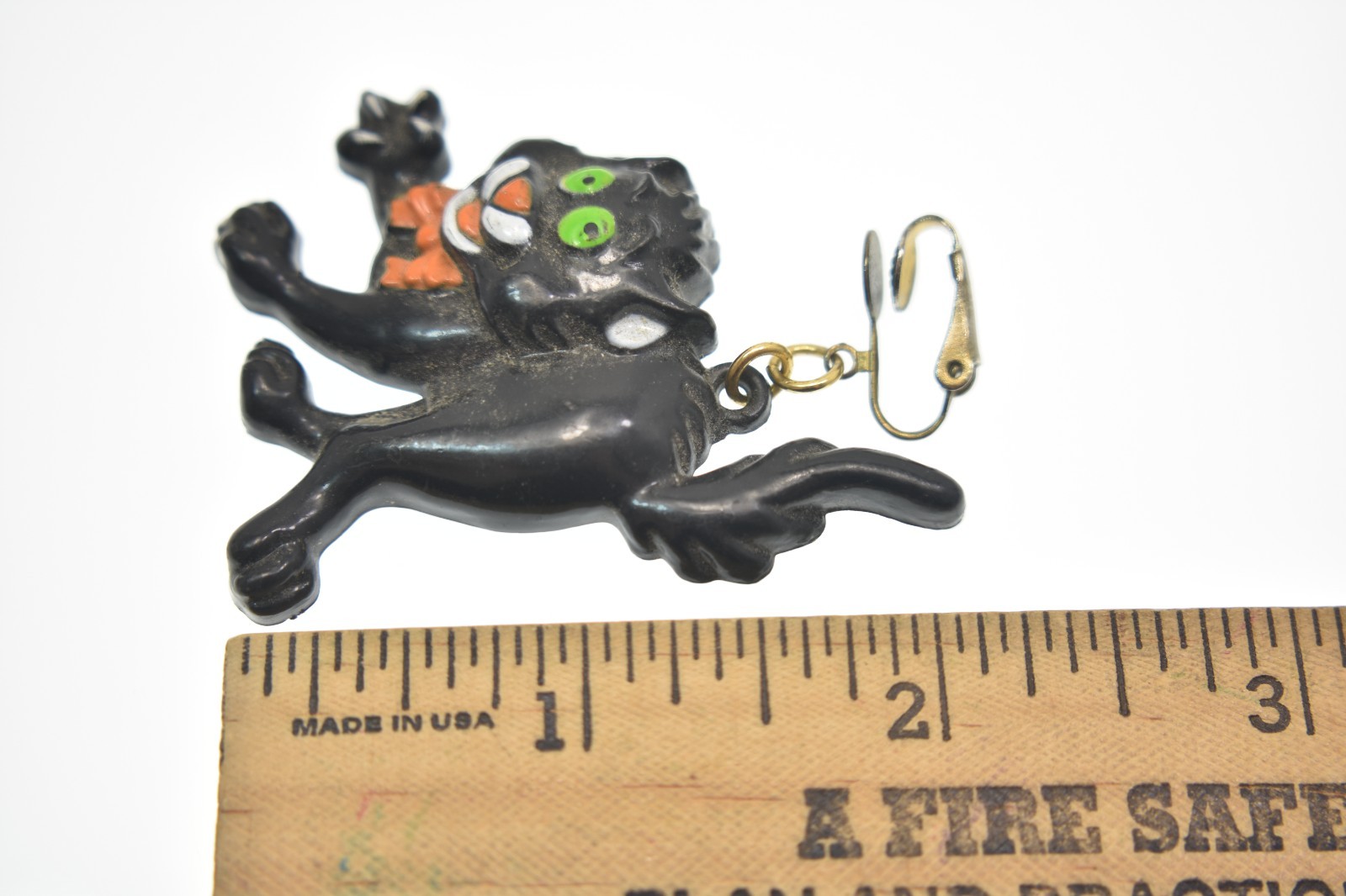 Vintage Fun World Black Cat plastic dangle clip on earrings
