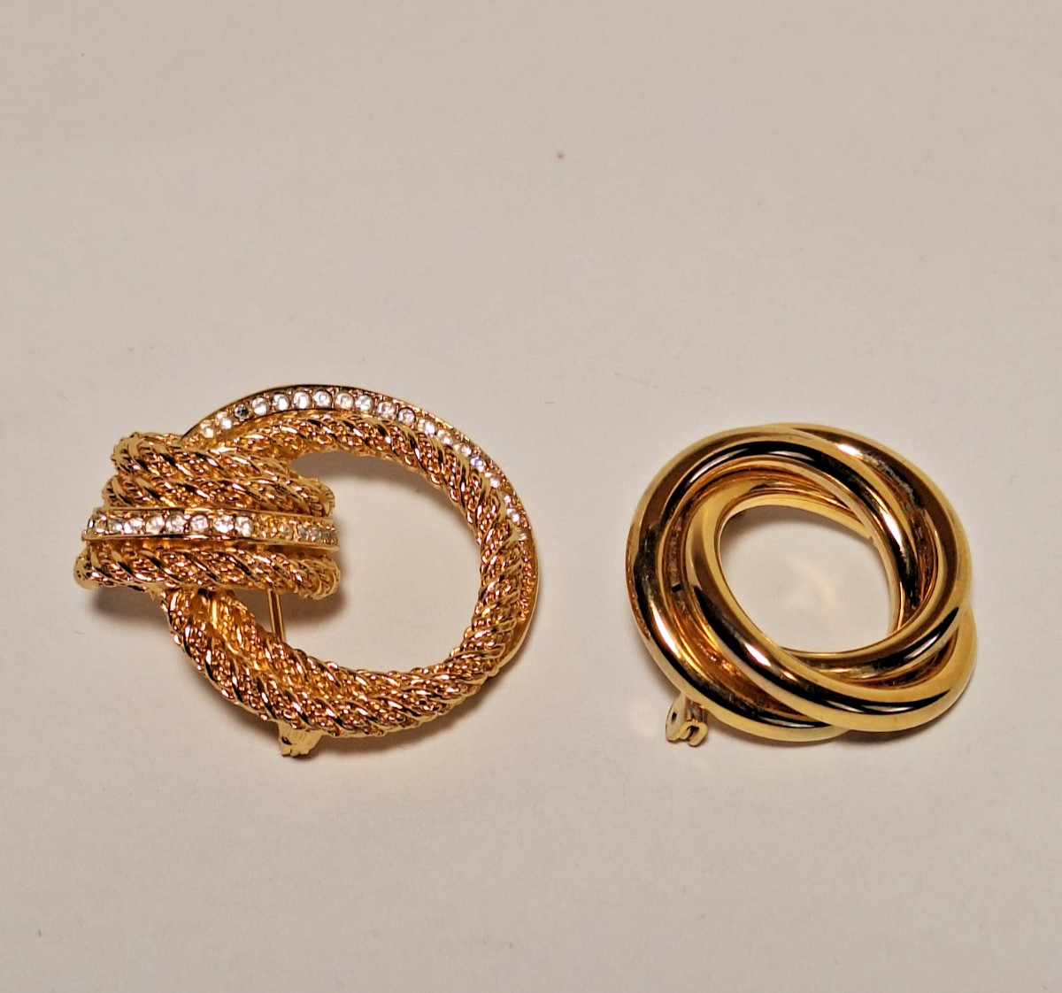 1 Vtg Christian Dior 1970s Knot Brooch & 1 Gold-Tone Intertwined Circle Brooch