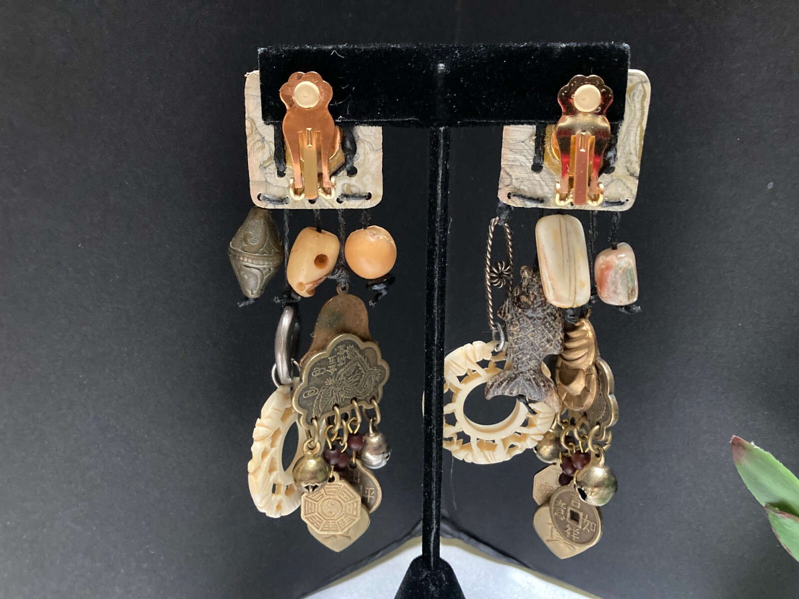 Unique Mismatched Asian-Themed Jingly Bell Charms Fashion Clip Back Earrings Vtg