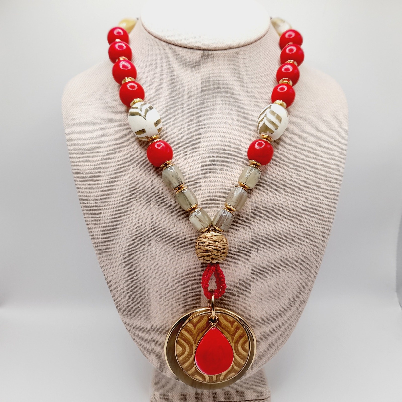 Chico’s Pink Beige Brown Beaded Triple Pendent Necklace – 22 Inches