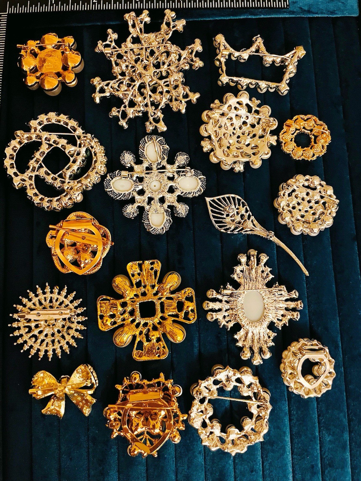 Lot 17 Pearl Brooch Pin Bulk Costume Jewelry Flower Heart Cross