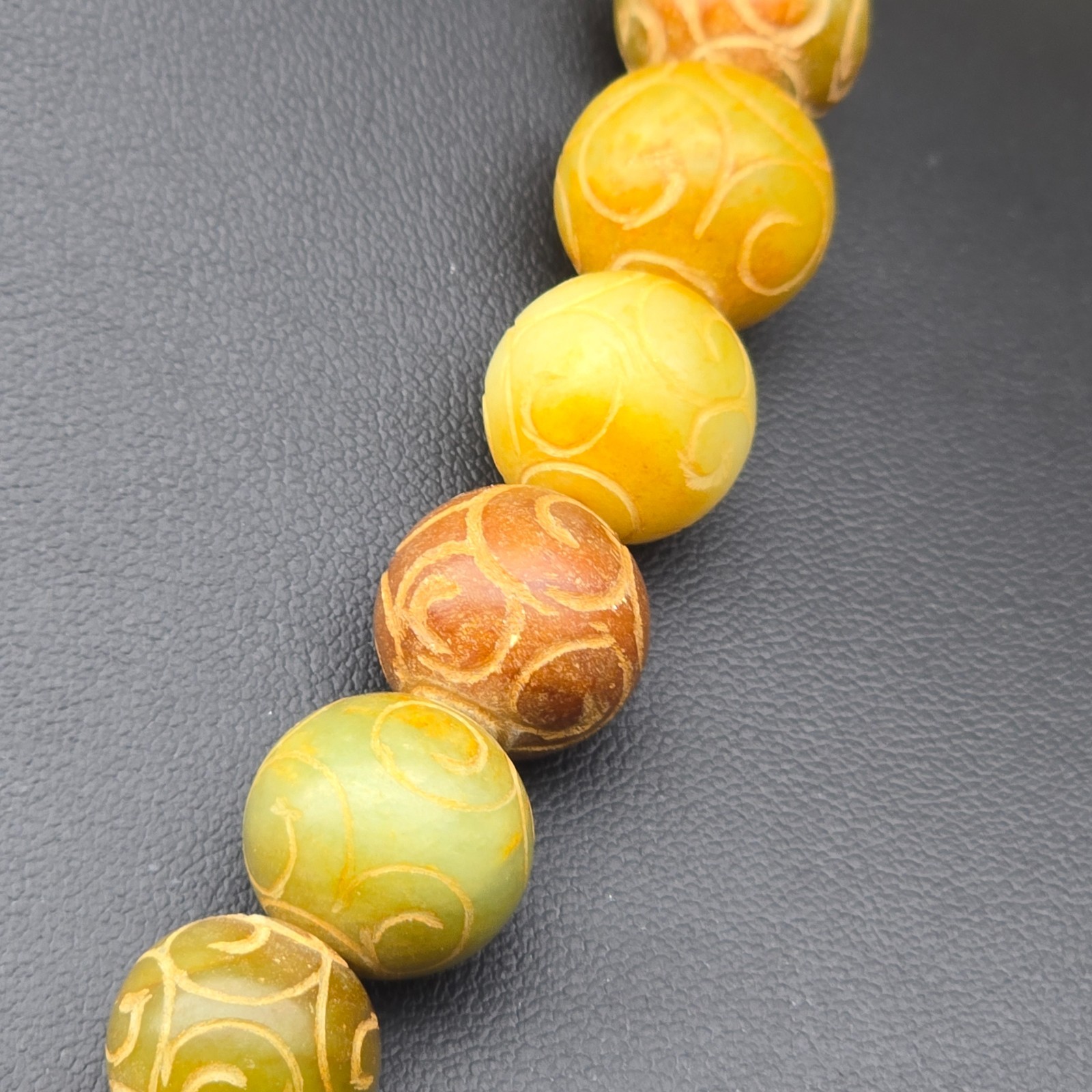 Vintage Carved Agate Stone Bead Necklace Earth Tone Batik Style Toggle Clasp