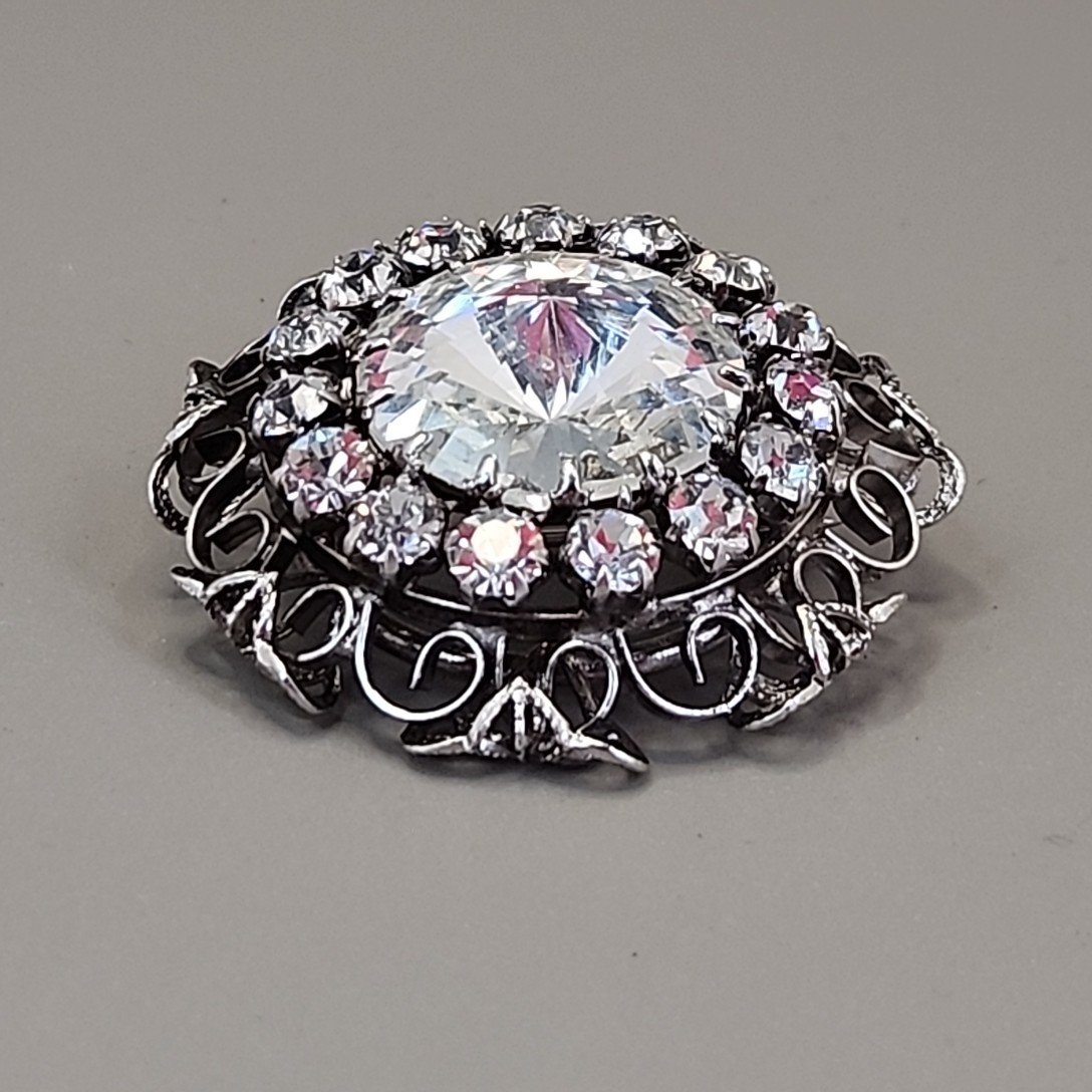 Vintage Rivoli Rhinestone Brooch Round Clear Glass Silver Tone Filigree 1 5/8″