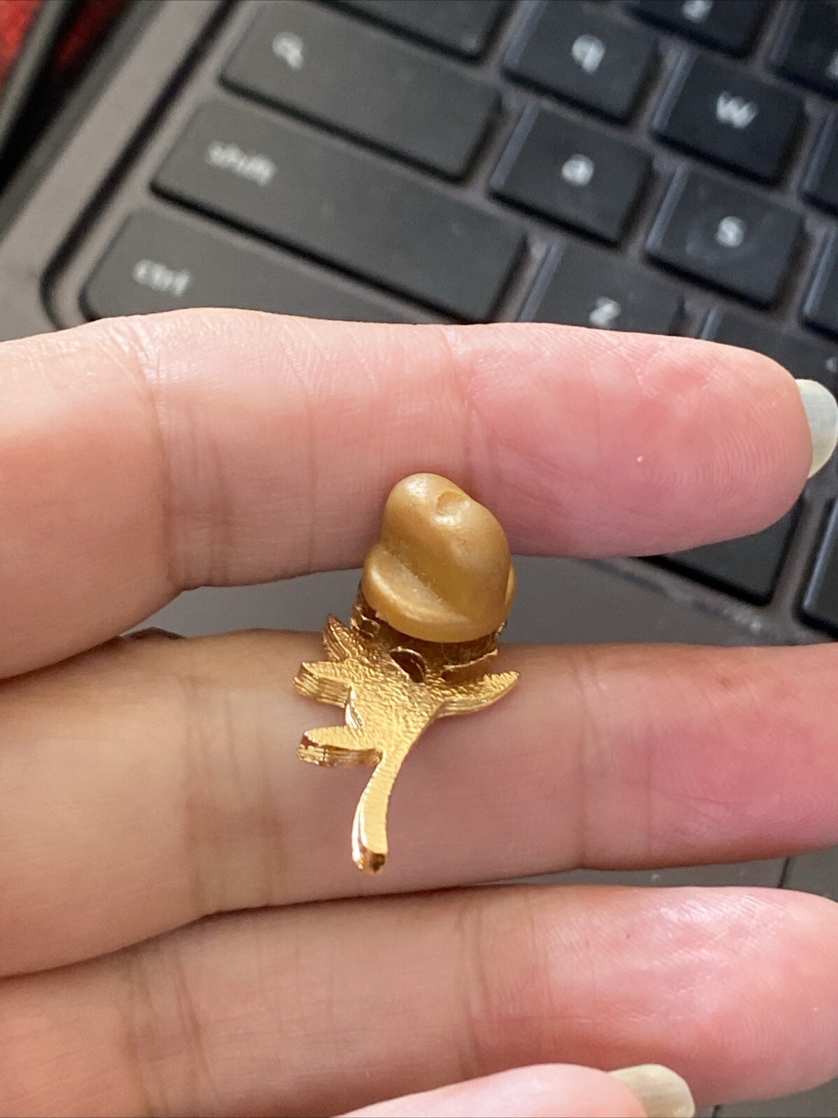 Vintage Rose W Faux Pearl Hat LAPEL PIN • TIE TACK