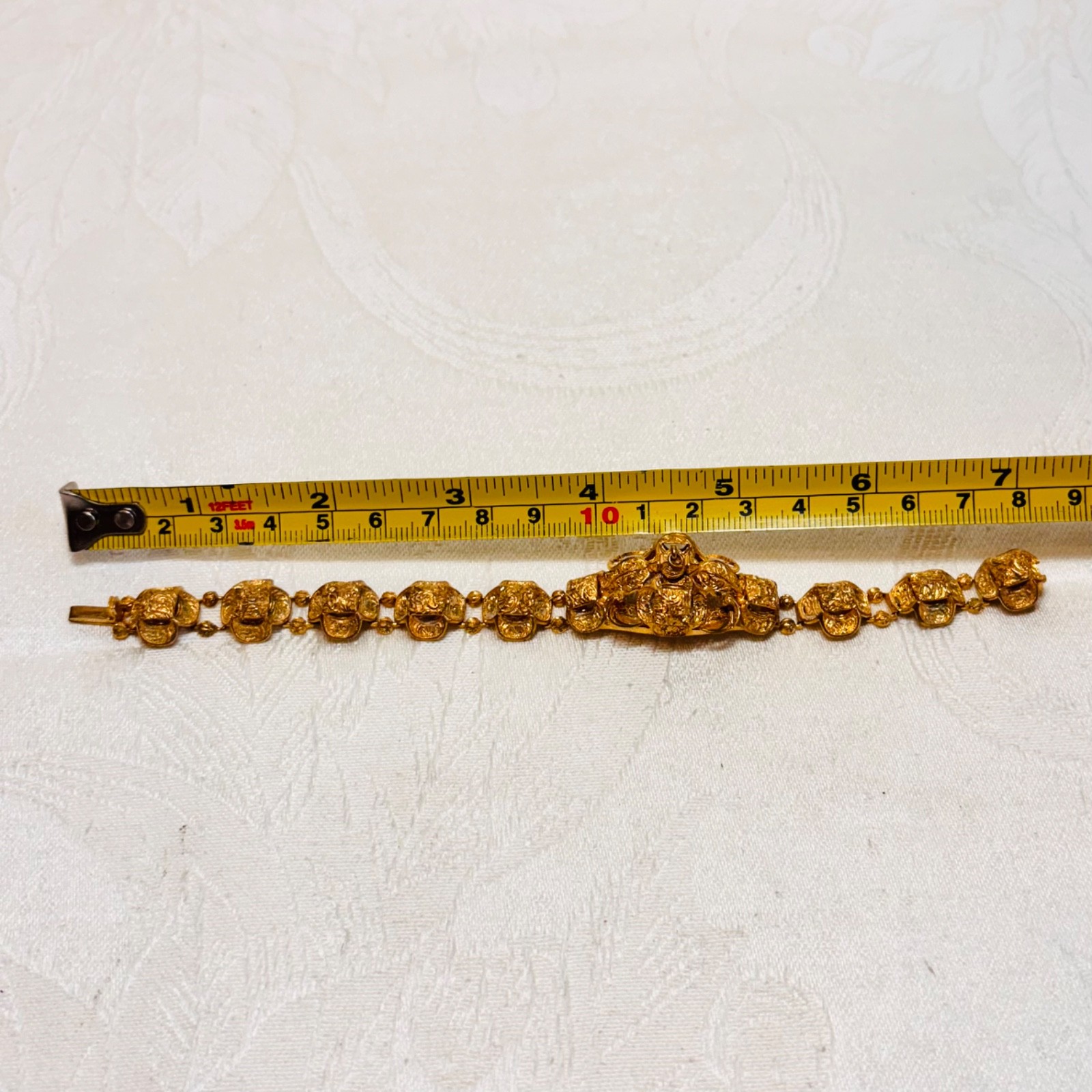 BRACELET goldtone metal temple lightweight box clasp NO BELL vintage 6 1/4″ circ