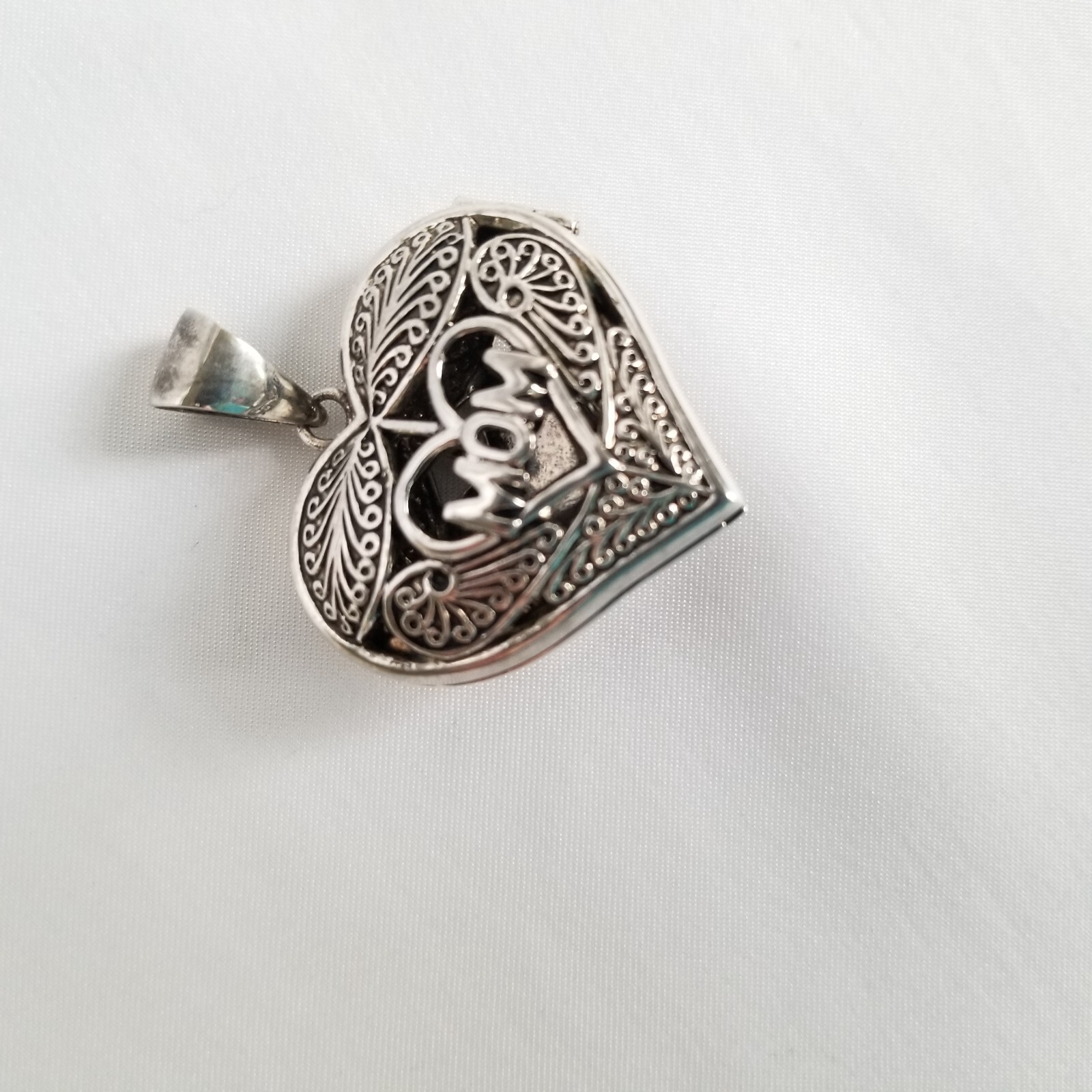 Best Mom heart wings locket puff pendant shiny silver plated filigree