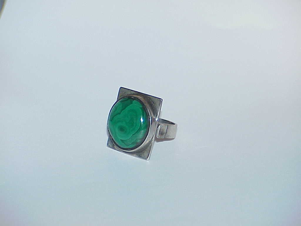 STERLING SILVER MALACHITE RING SQUARE SZ 7 HANDMADE FABULOUS VINTAGE MODERNIST