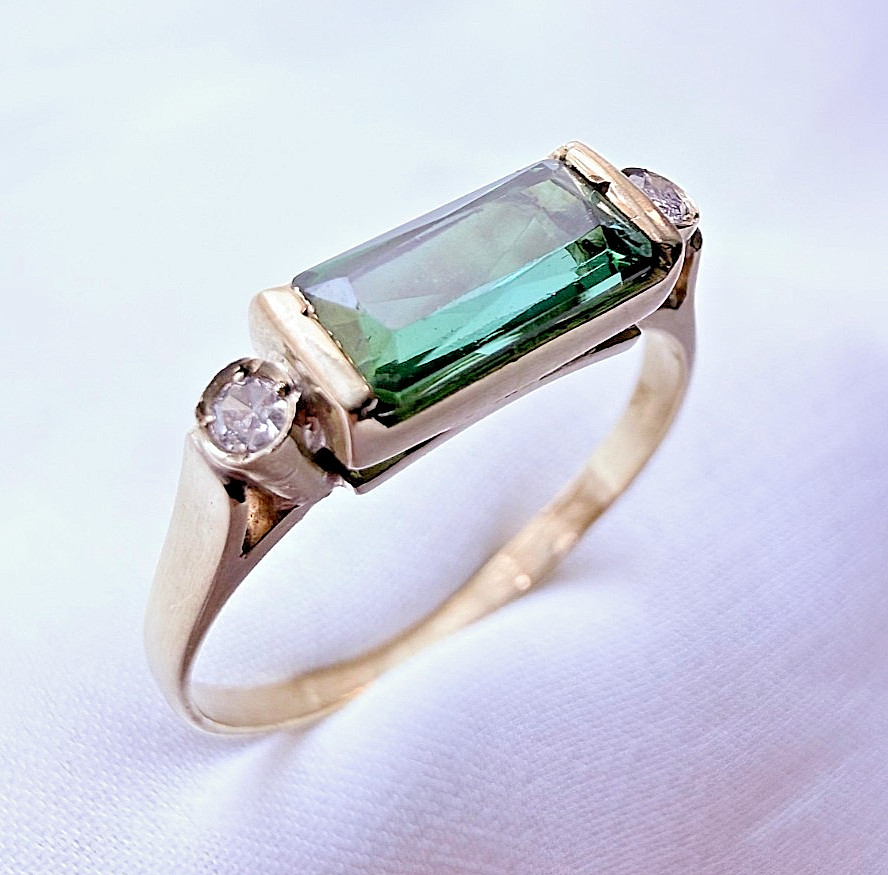 Vintage 18ct Gold Green Tourmaline & Diamond Ring Natural Hallmarked Size 7.5